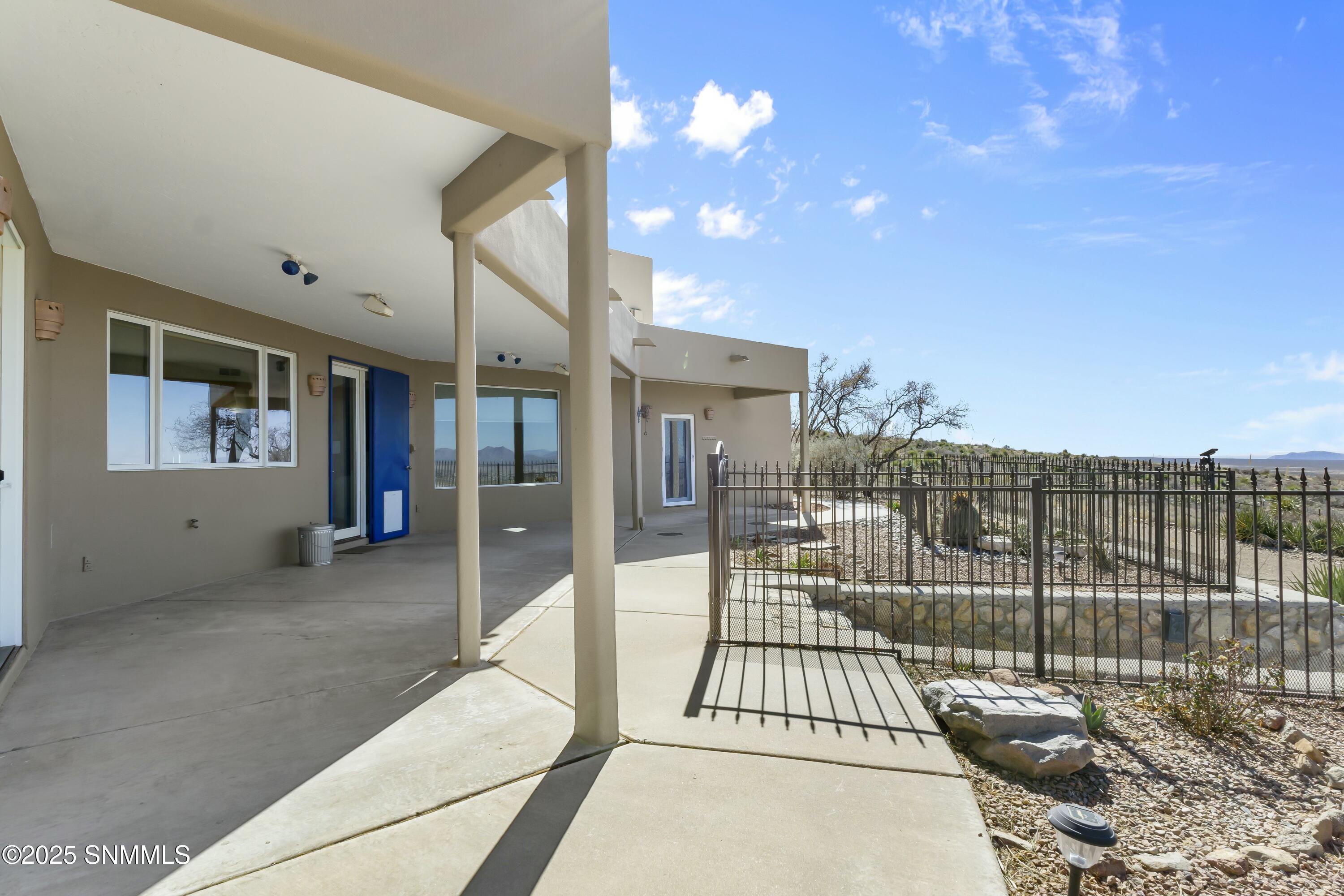 15554 Space Murals Lane Property Photo 58