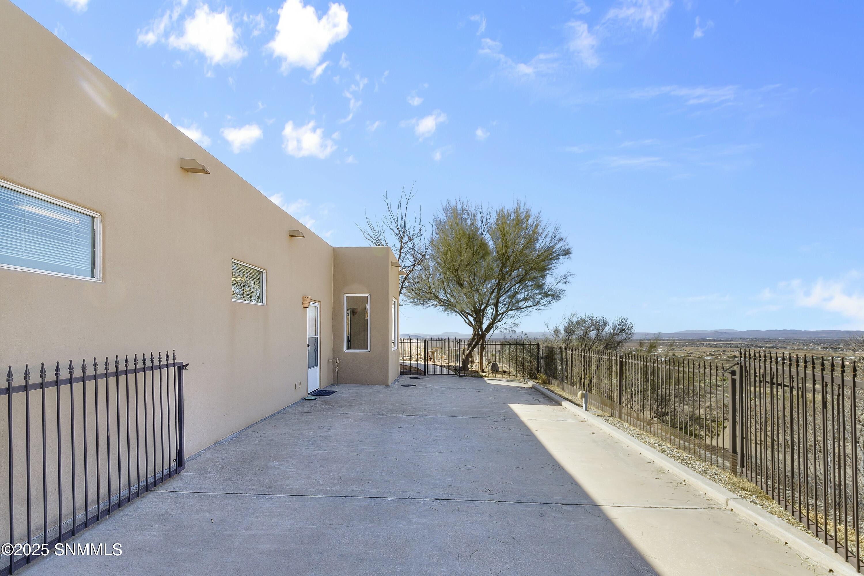 15554 Space Murals Lane Property Photo 66