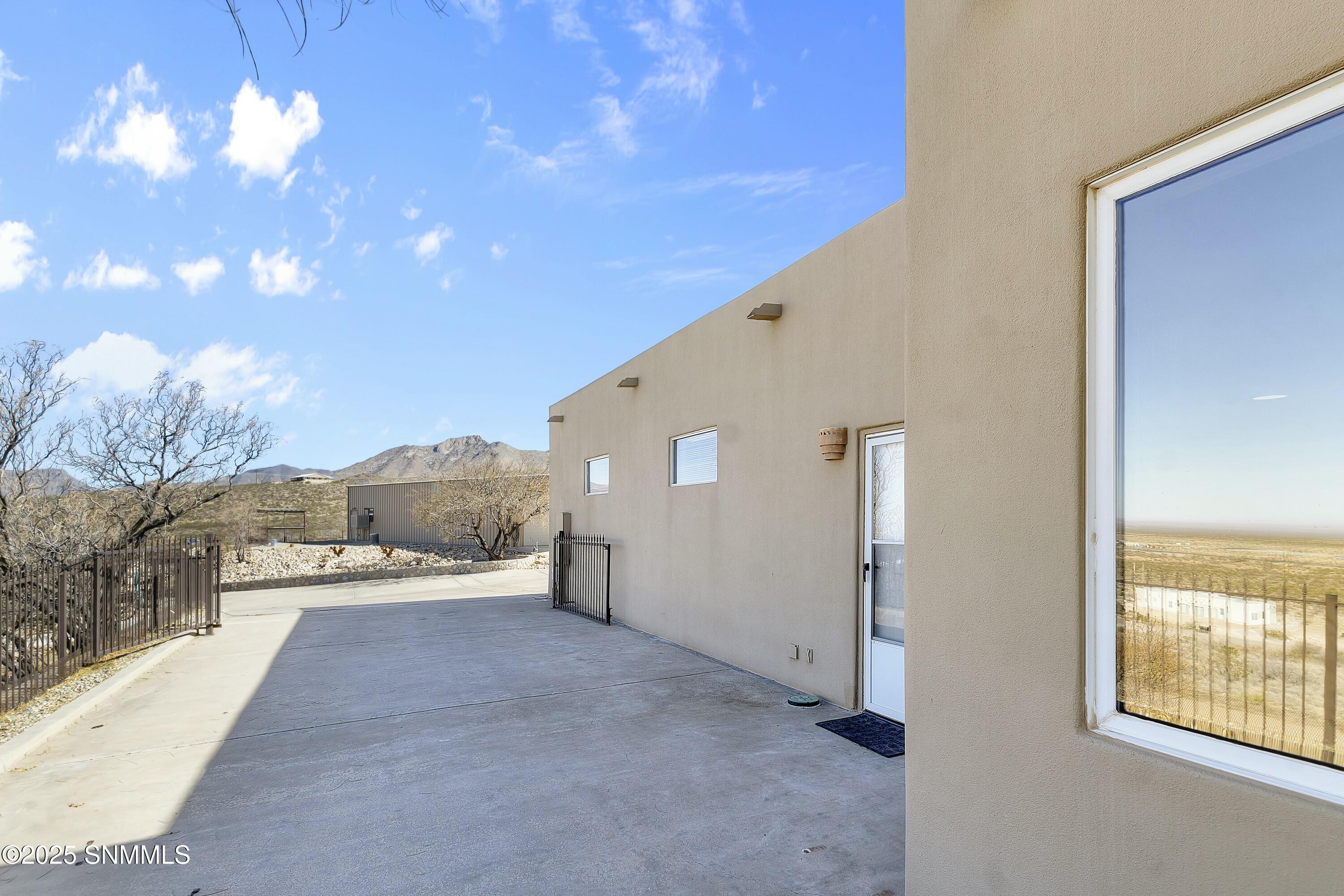 15554 Space Murals Lane Property Photo 67
