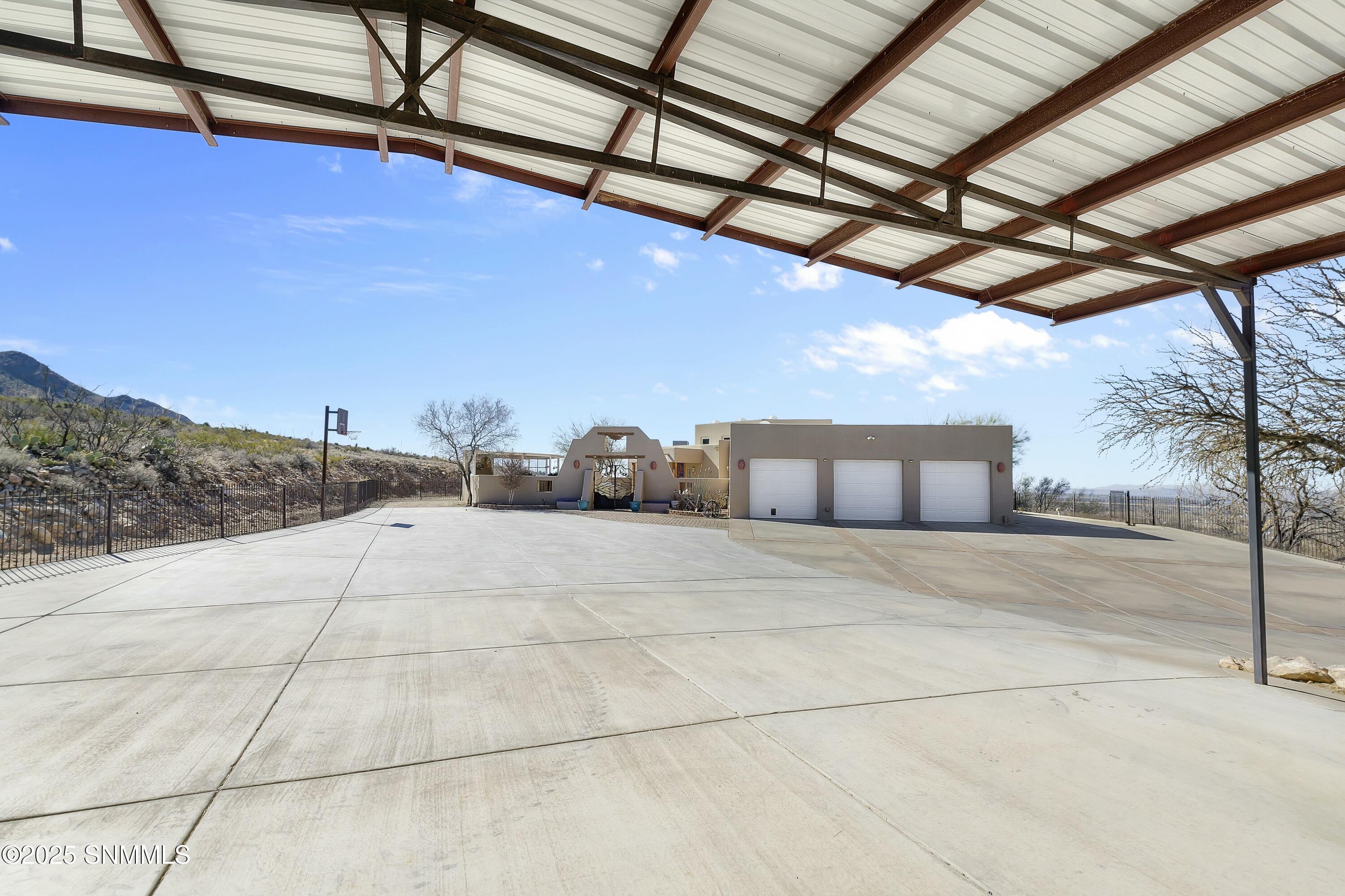 15554 Space Murals Lane Property Photo 71