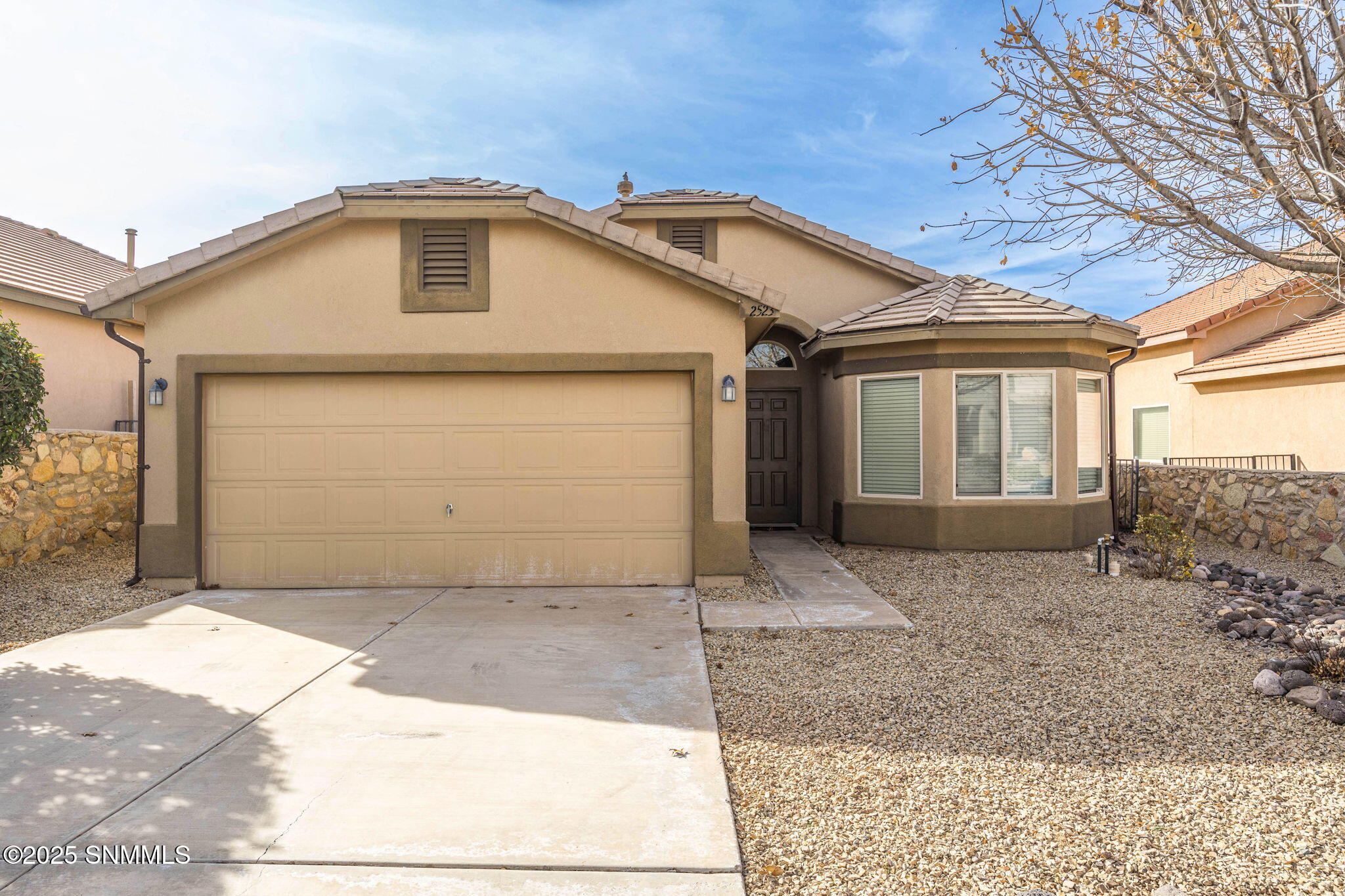2523 Prado Del Sol Avenue Property Photo 2