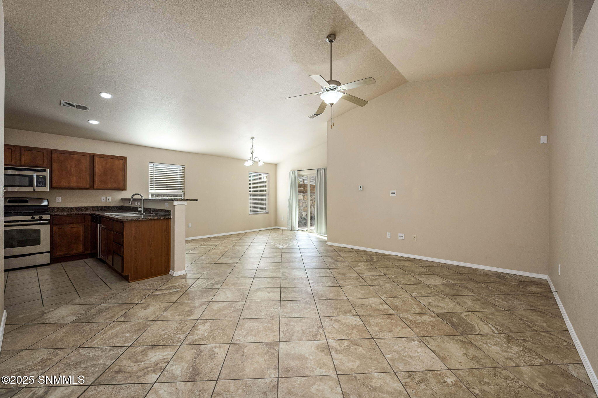 2523 Prado Del Sol Avenue Property Photo 6