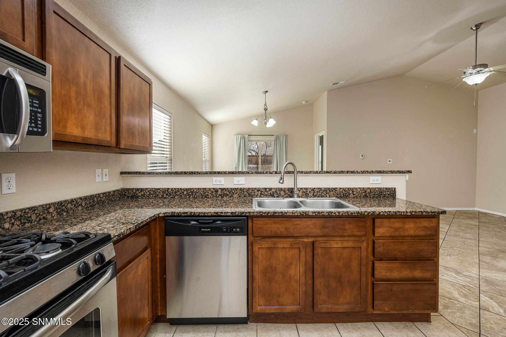 2523 Prado Del Sol Avenue Property Photo 15