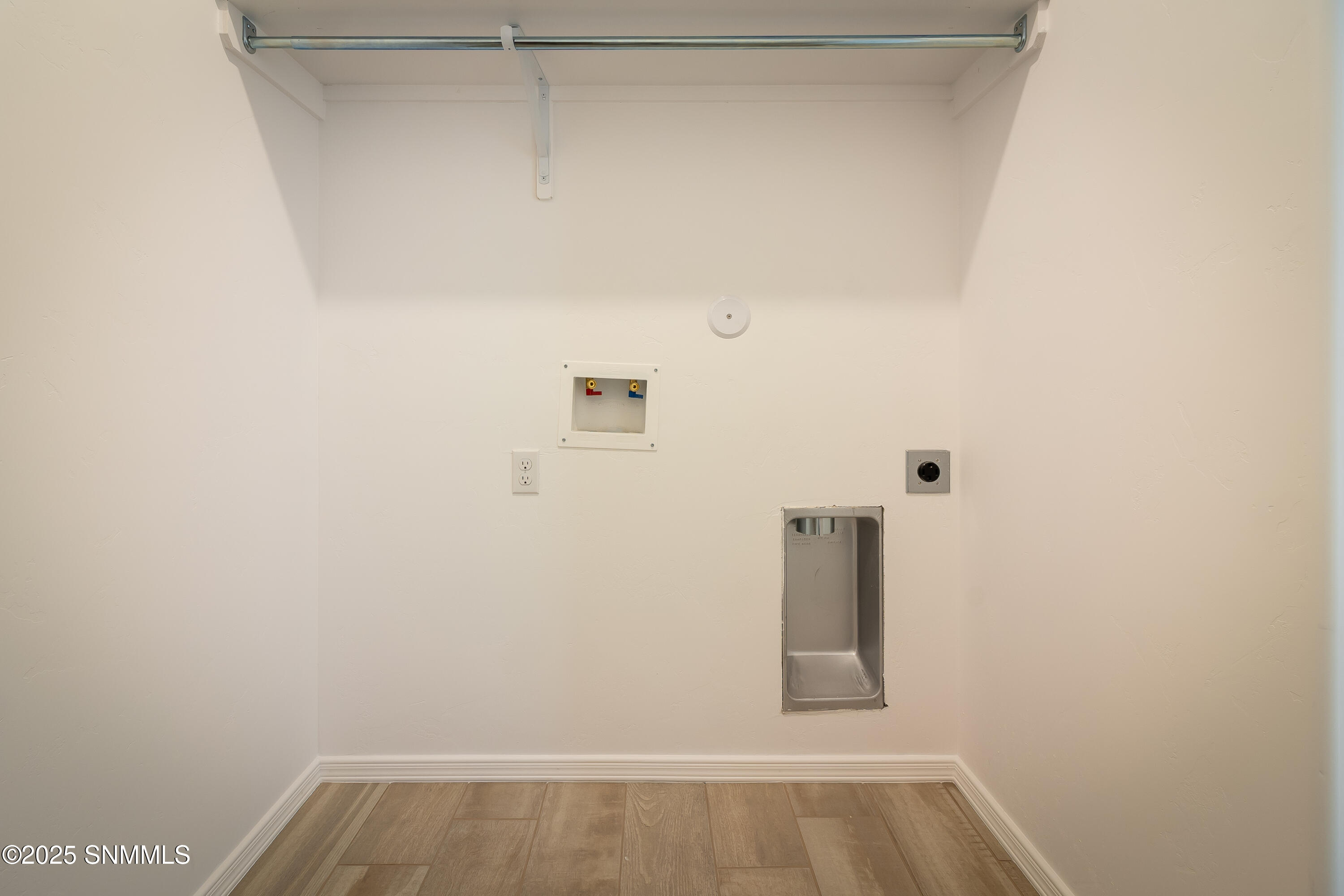 3659 Central Avenue Property Photo 14