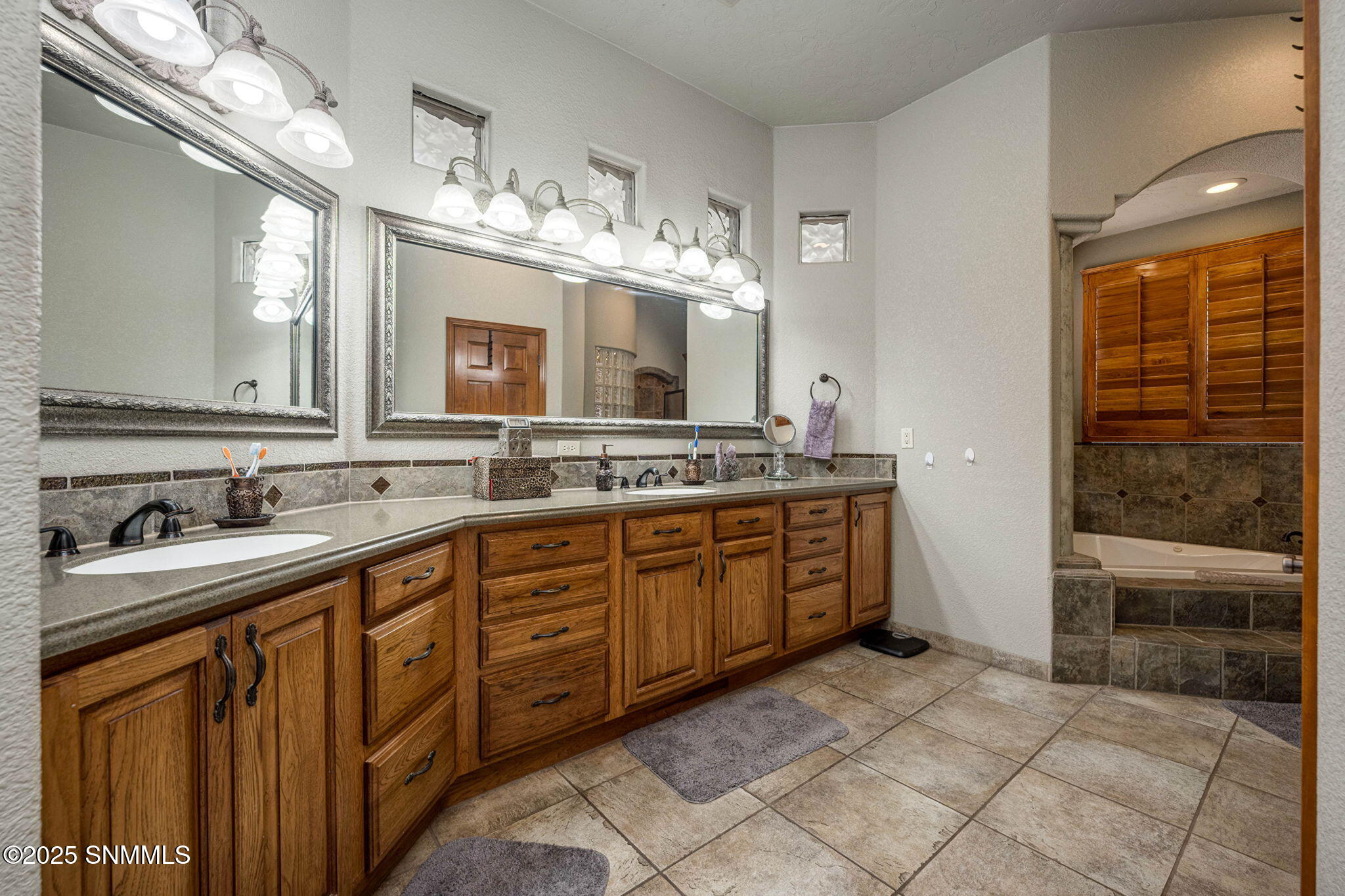 8200 Dripping Springs Road Property Photo 22