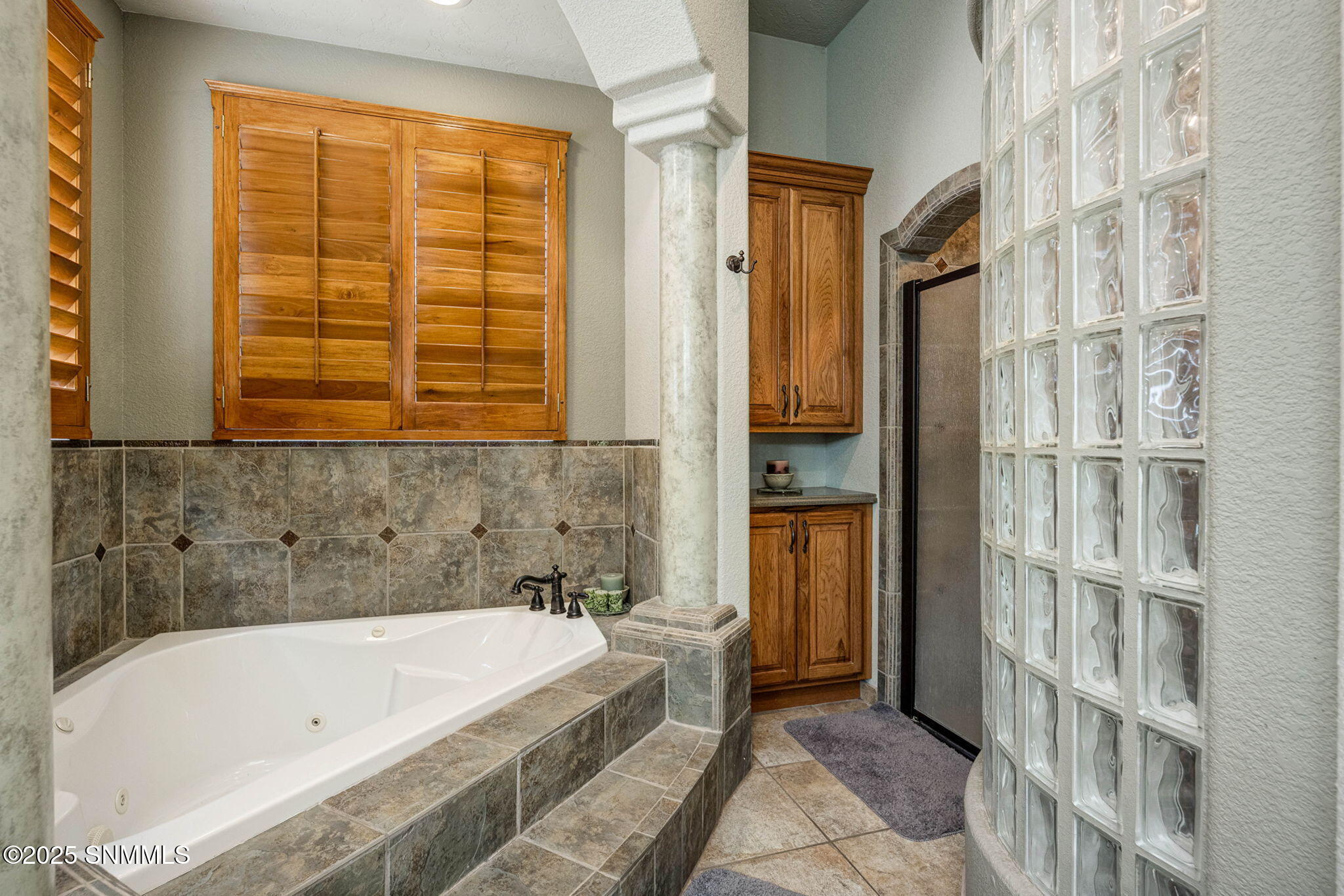 8200 Dripping Springs Road Property Photo 23