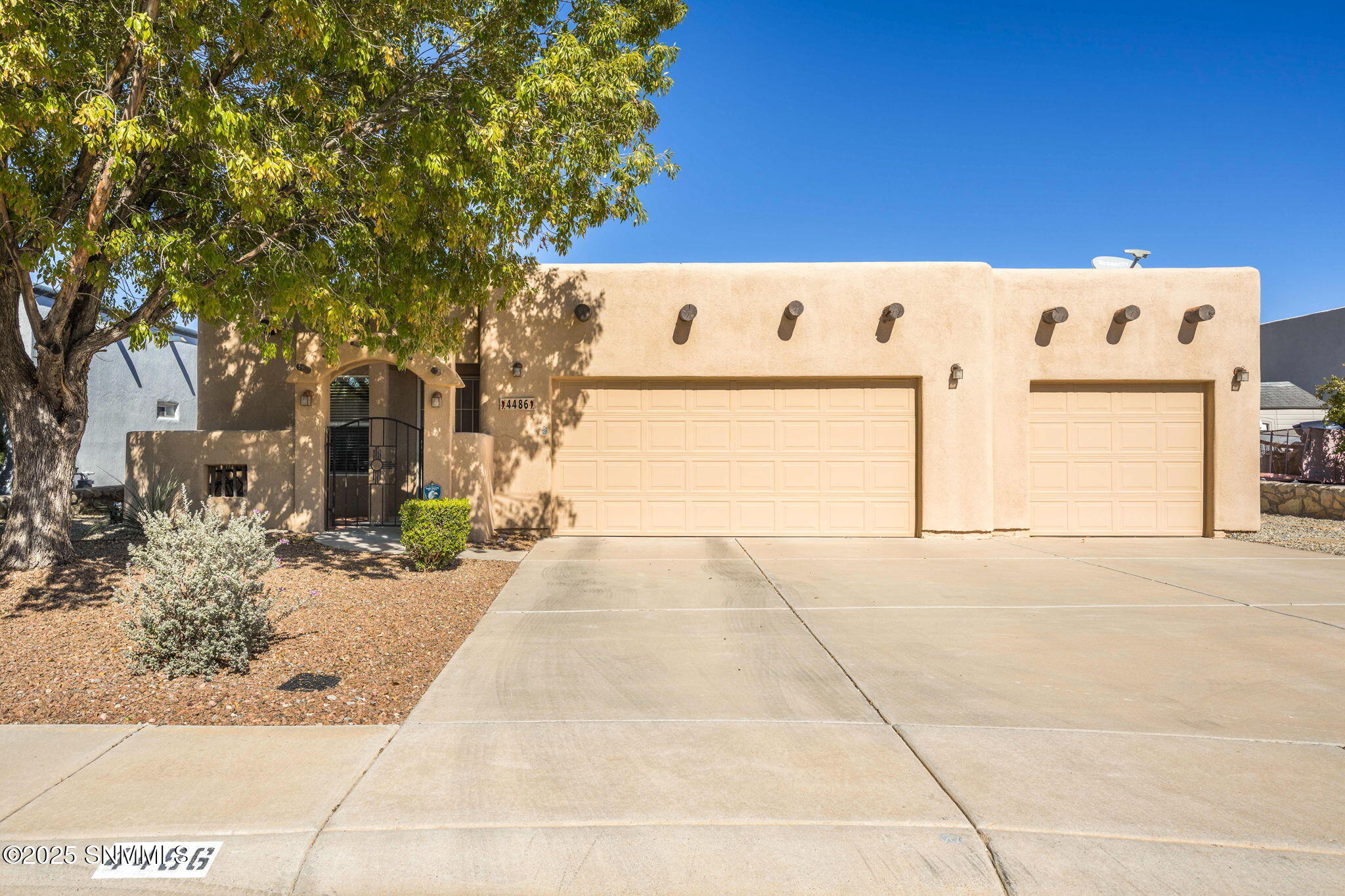 4486 Camino Dos Vidas Property Photo 1