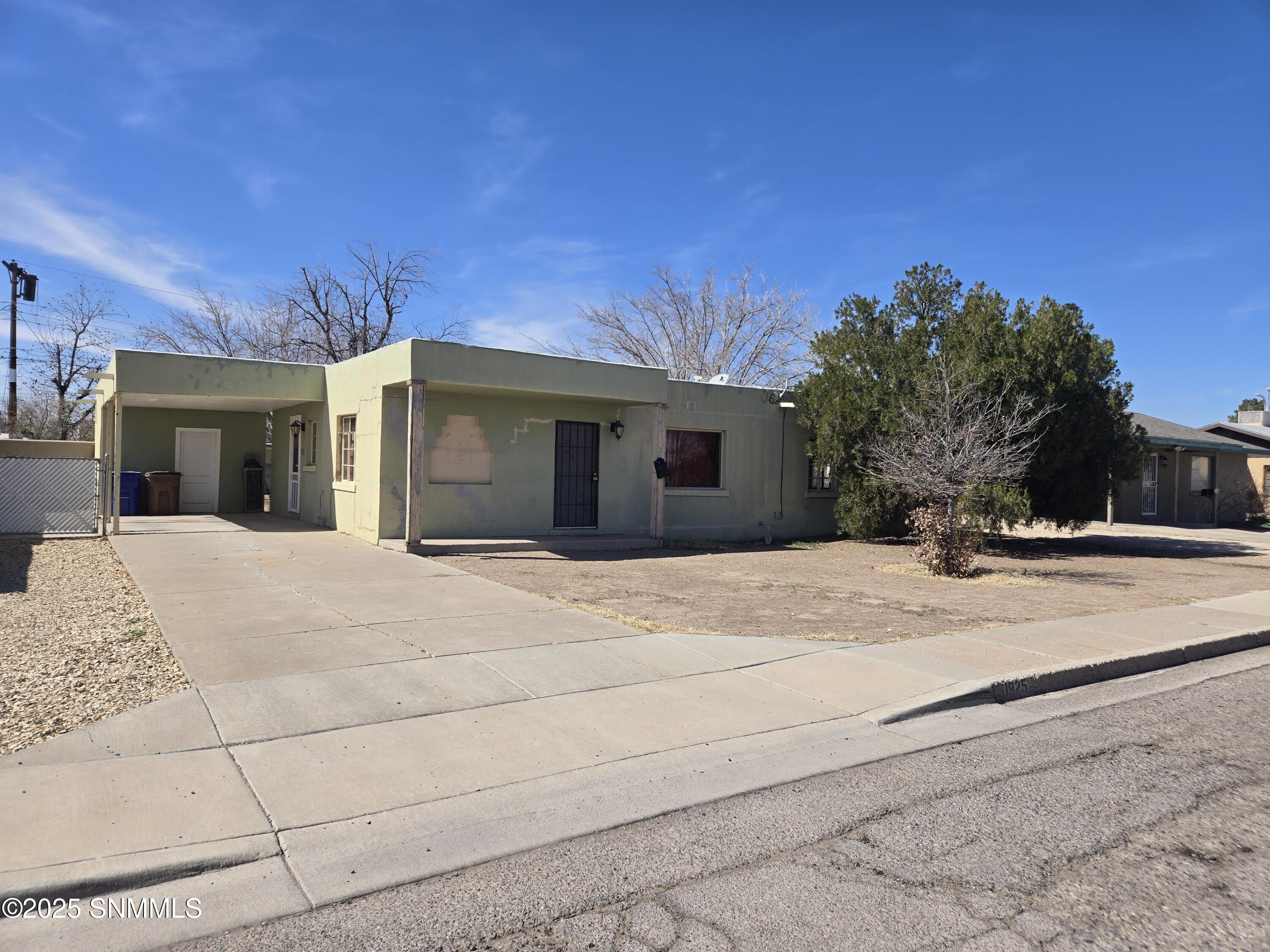 1925 Amis Avenue Property Photo
