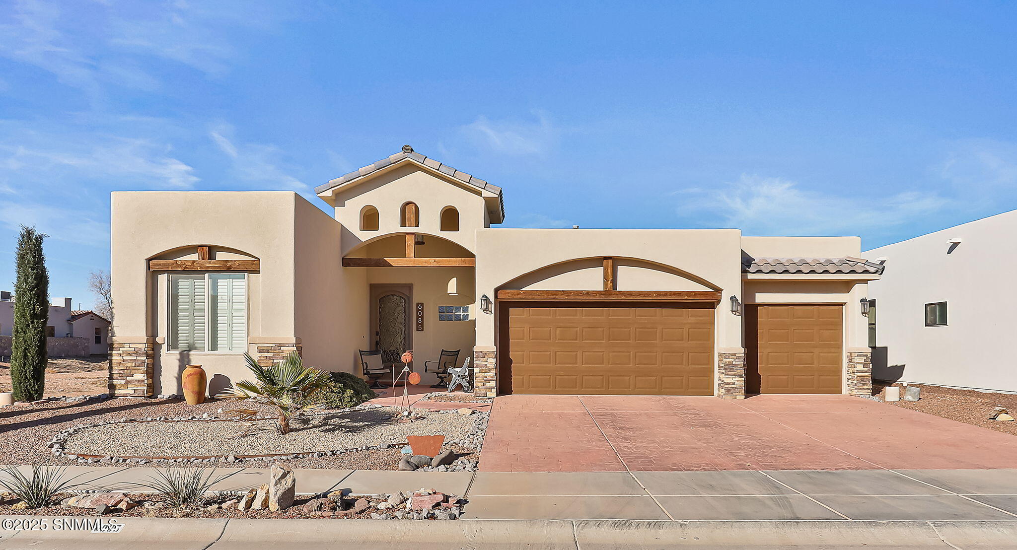 6085 Arosa Street Property Photo