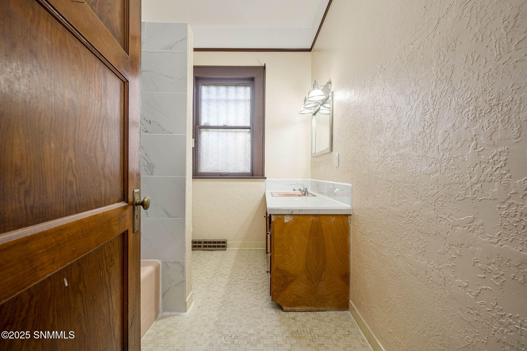 214 S Tin Street Property Photo 31