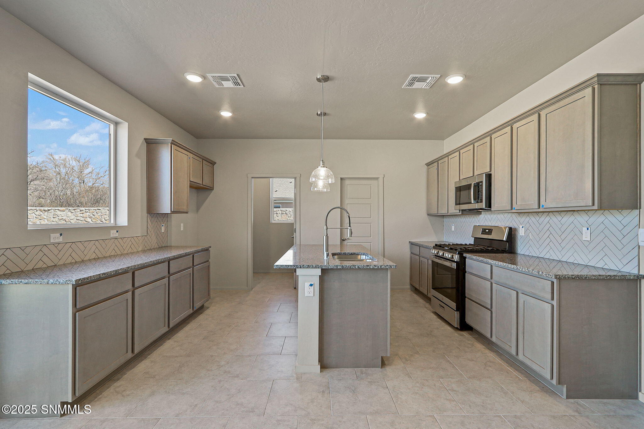 3565 Hibiscus Lane Property Photo 16