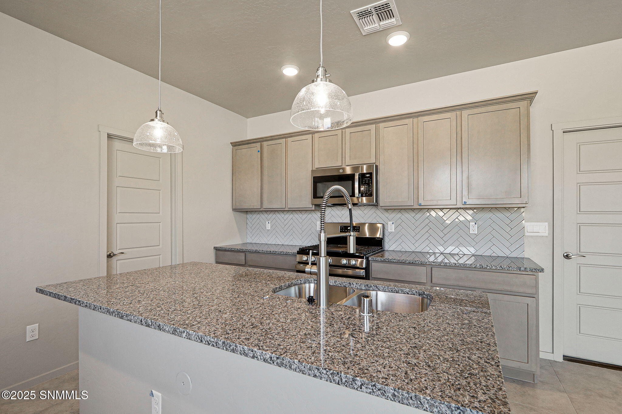 3565 Hibiscus Lane Property Photo 18
