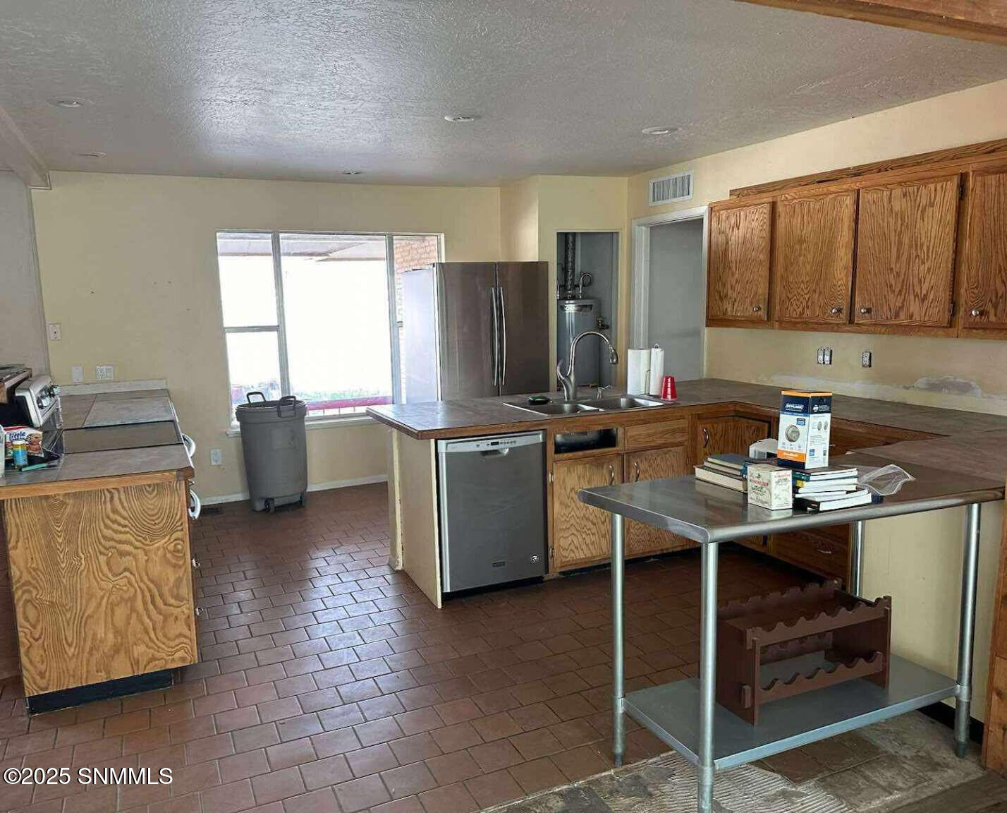 6801 S Main Street Property Photo 18