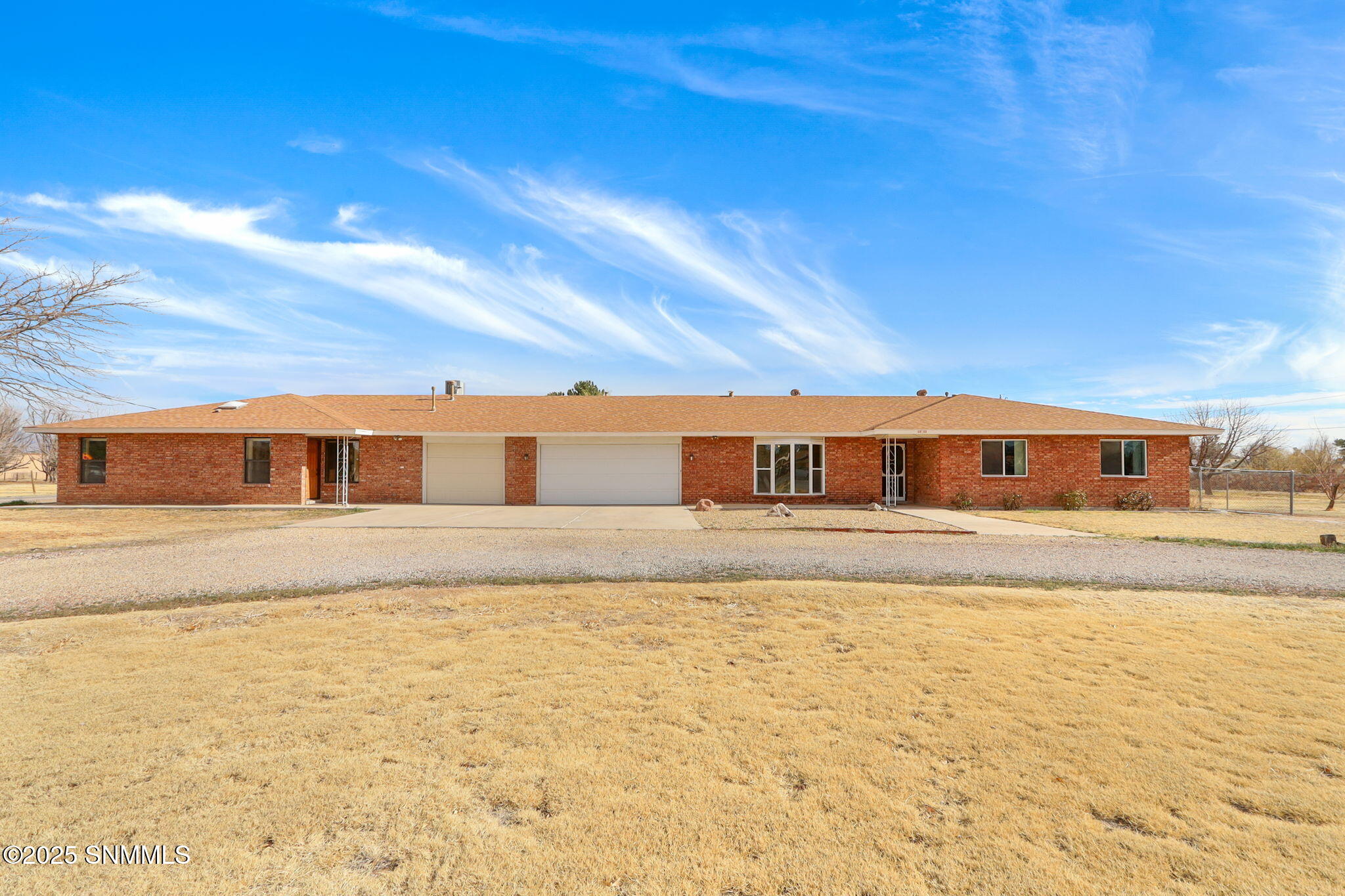 649 W Taylor Road Property Photo