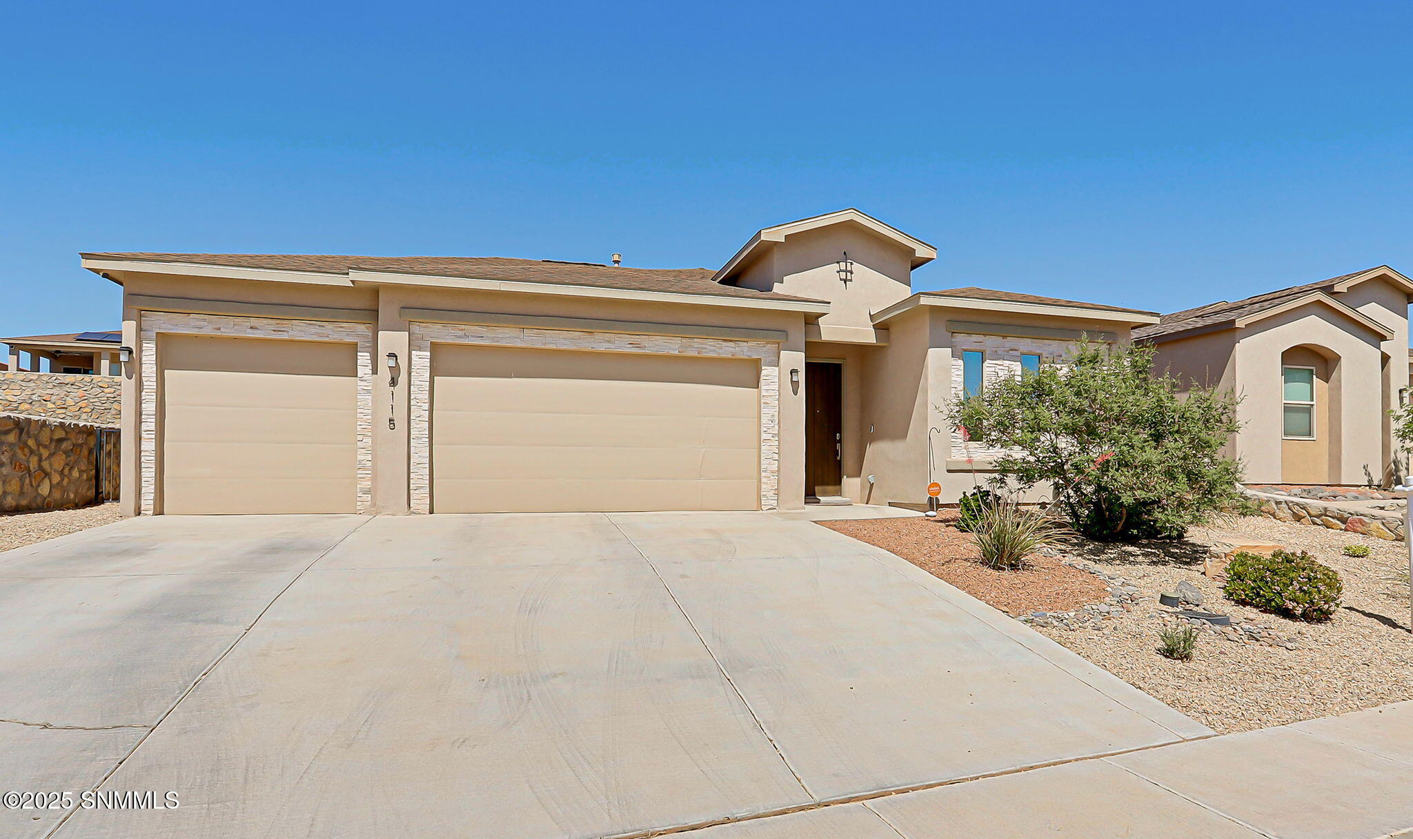 4115 Bravia Dove Loop Property Photo 3