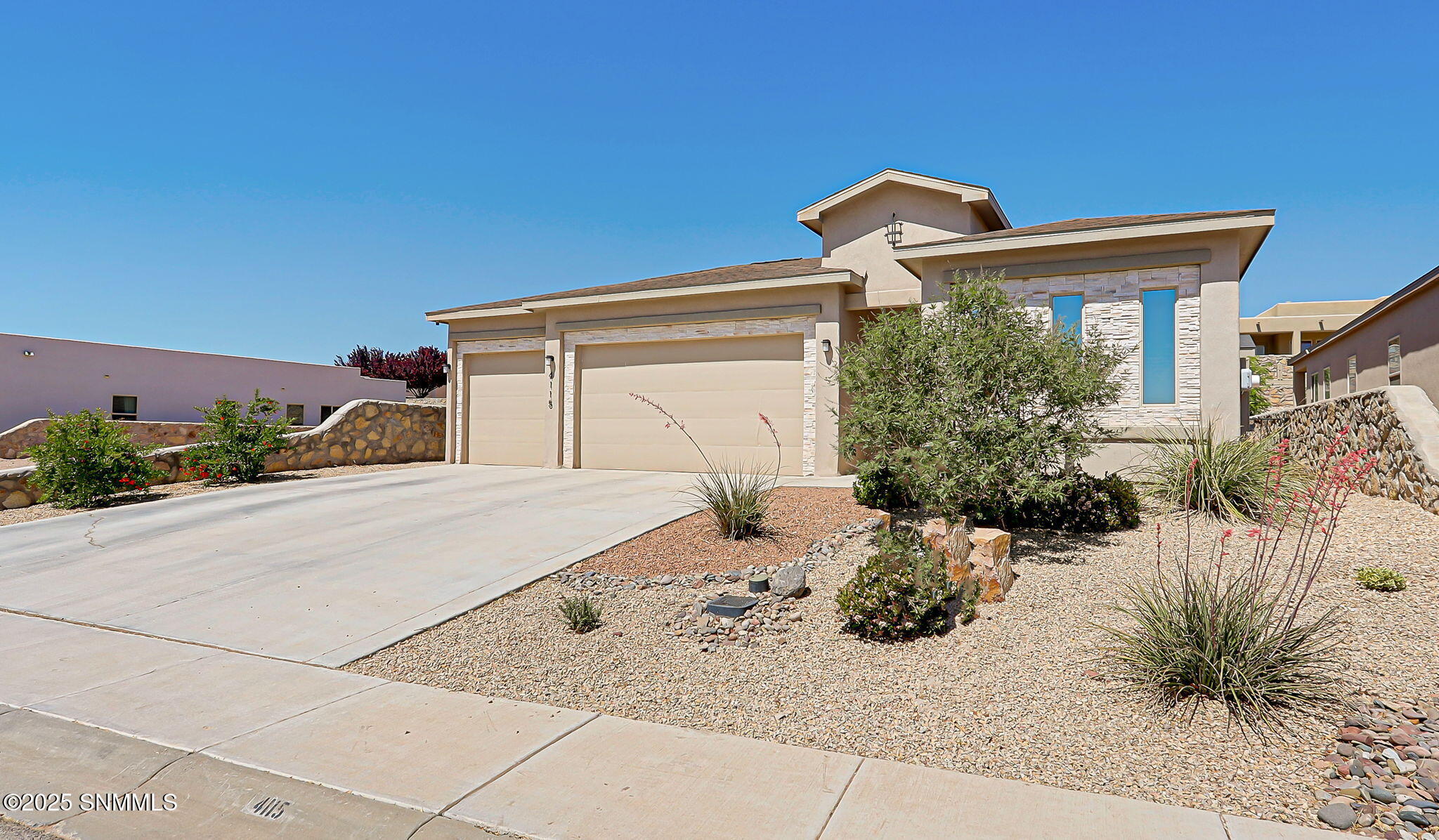 4115 Bravia Dove Loop Property Photo 4