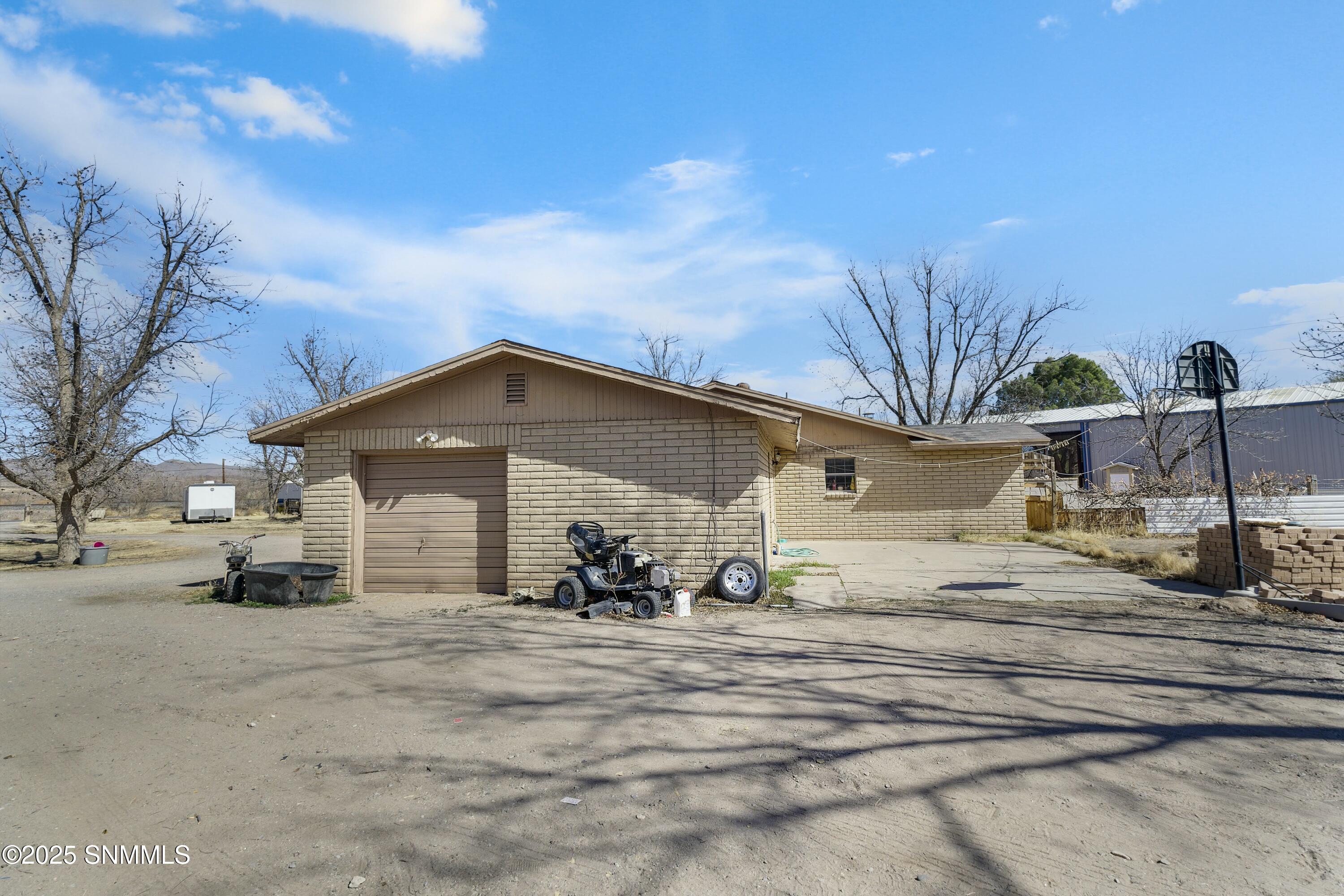 1500 Railroad Road Property Photo 8