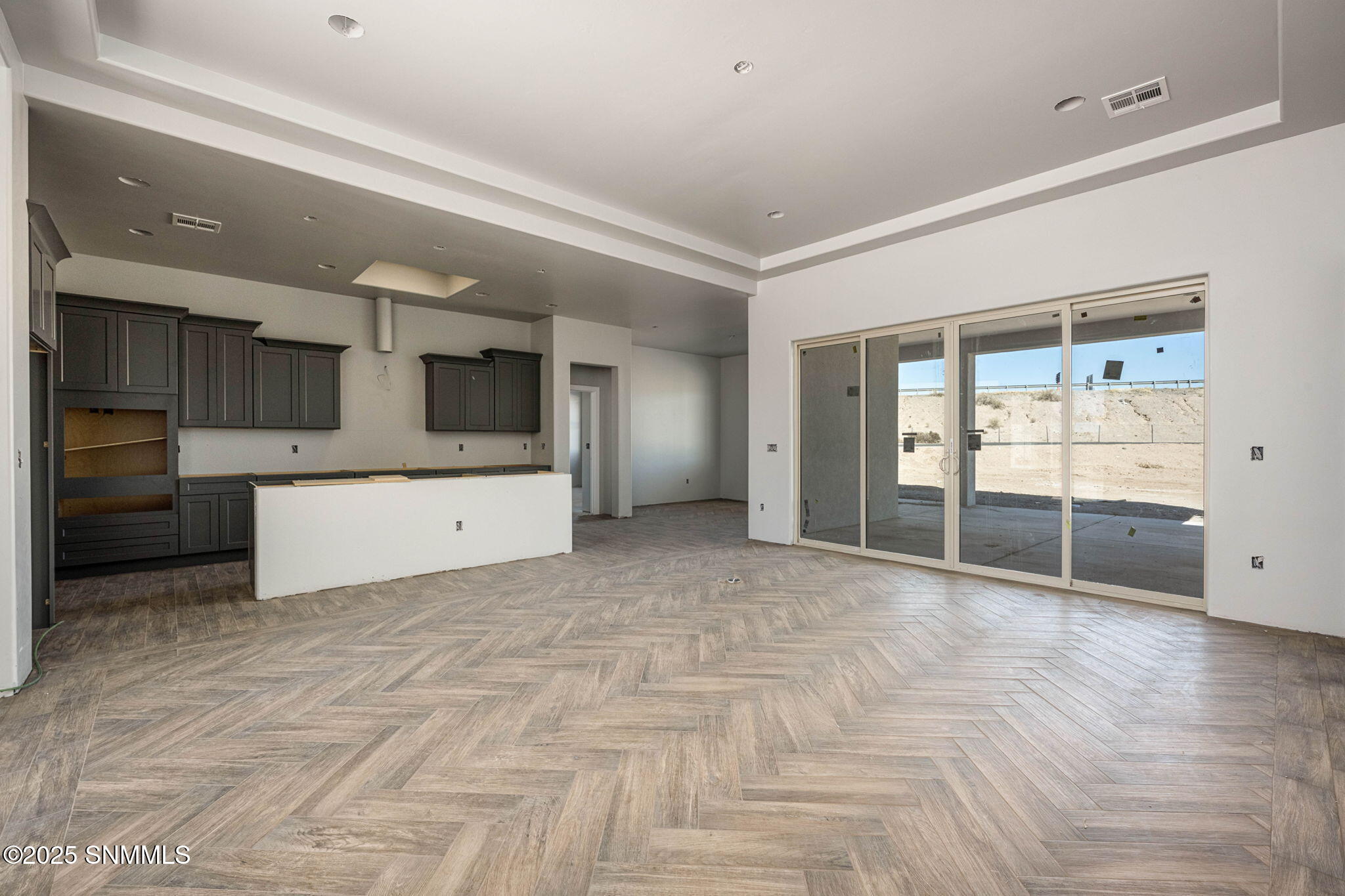 705 Basha Arc Property Photo 3