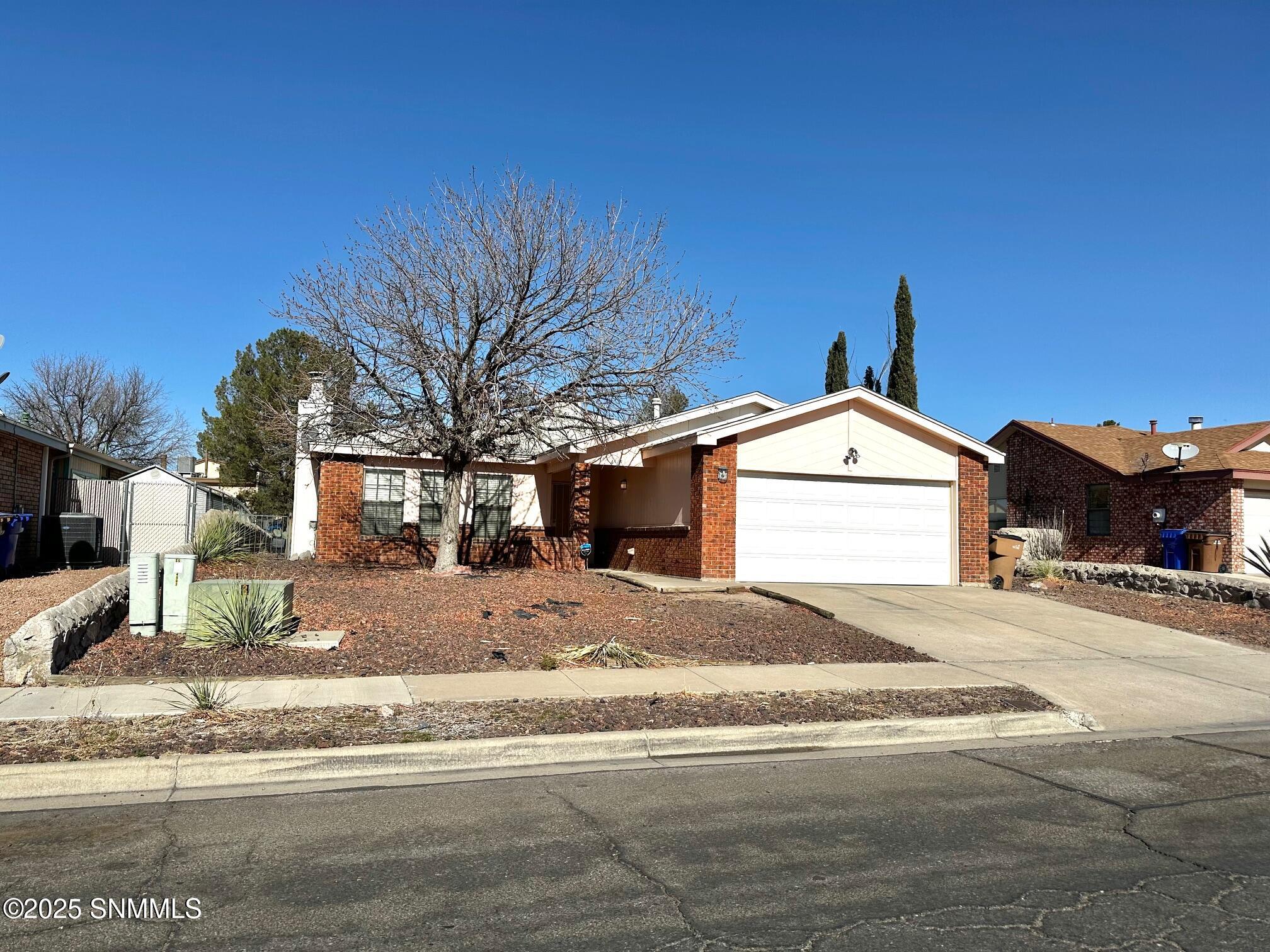 4907 Emerald Street Property Photo 2