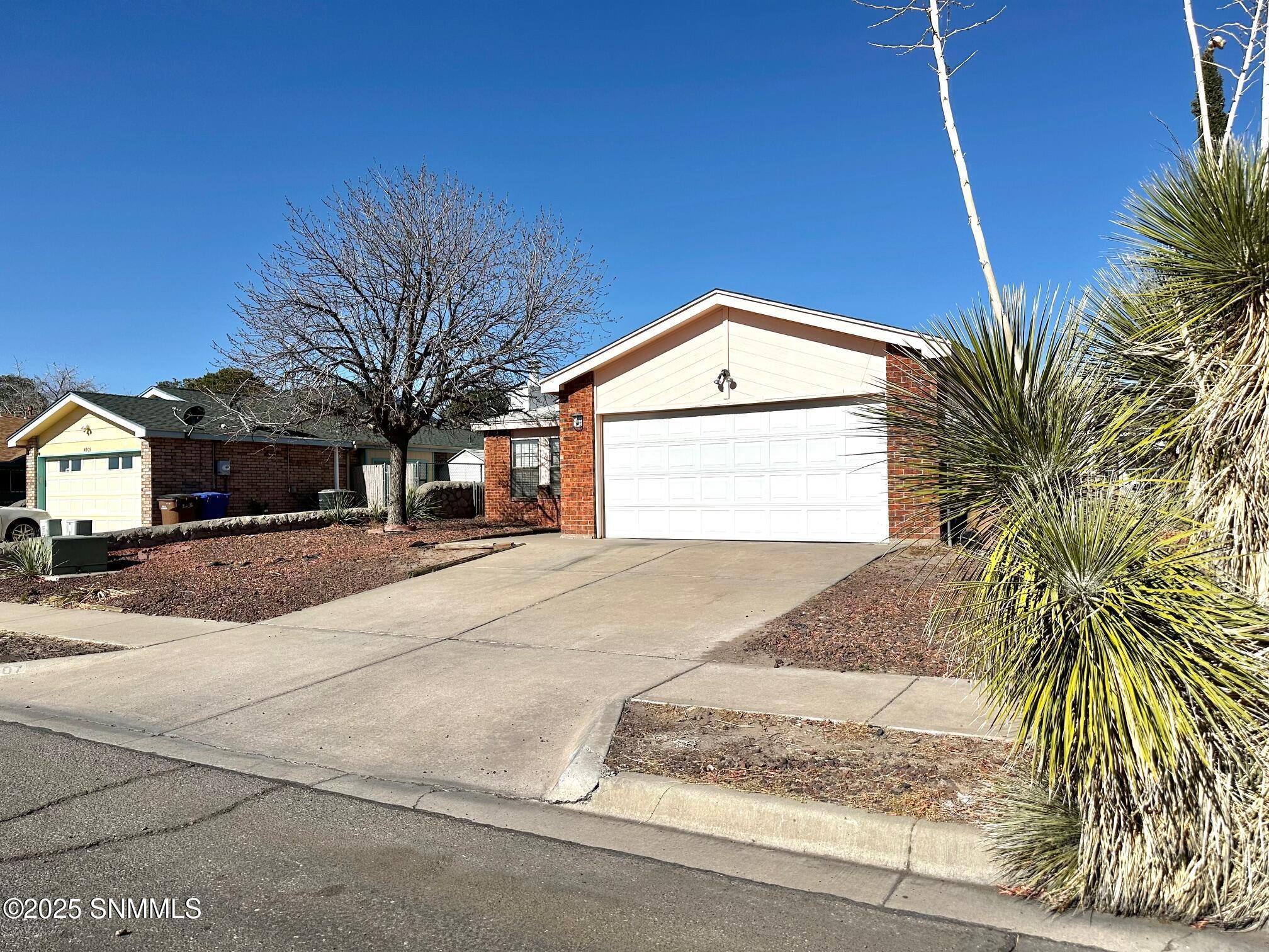 4907 Emerald Street Property Photo 3