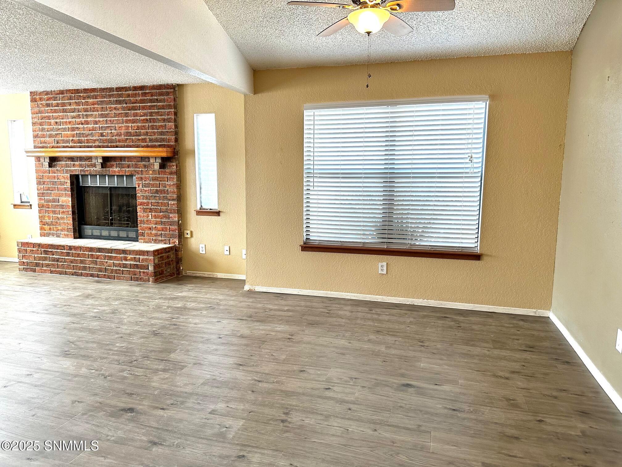 4907 Emerald Street Property Photo 9