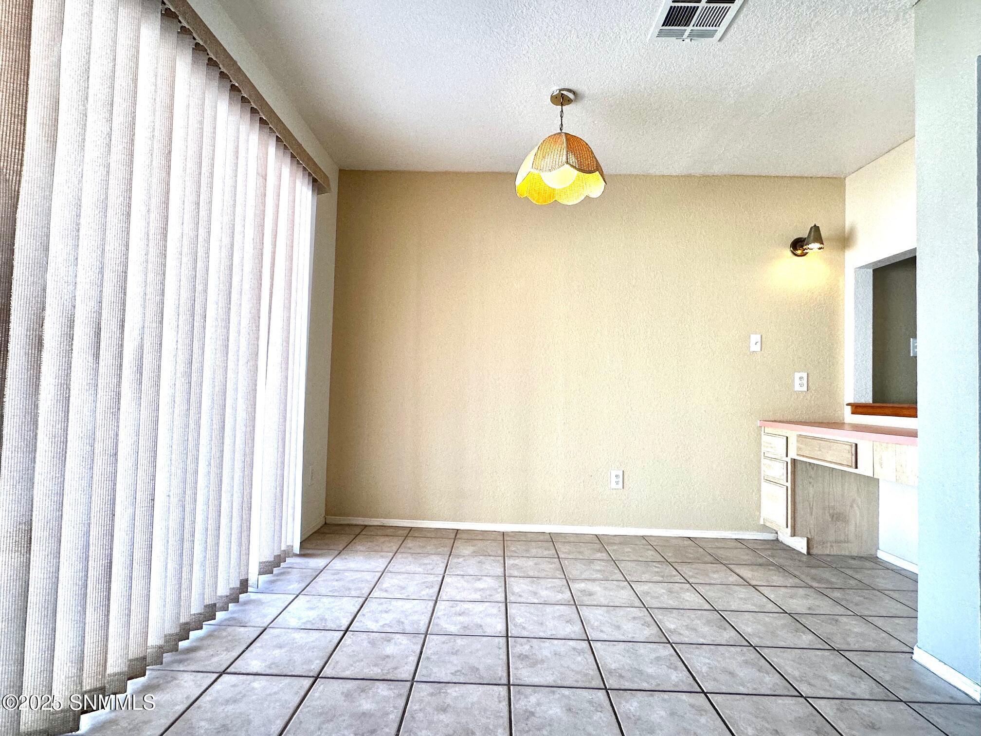 4907 Emerald Street Property Photo 14