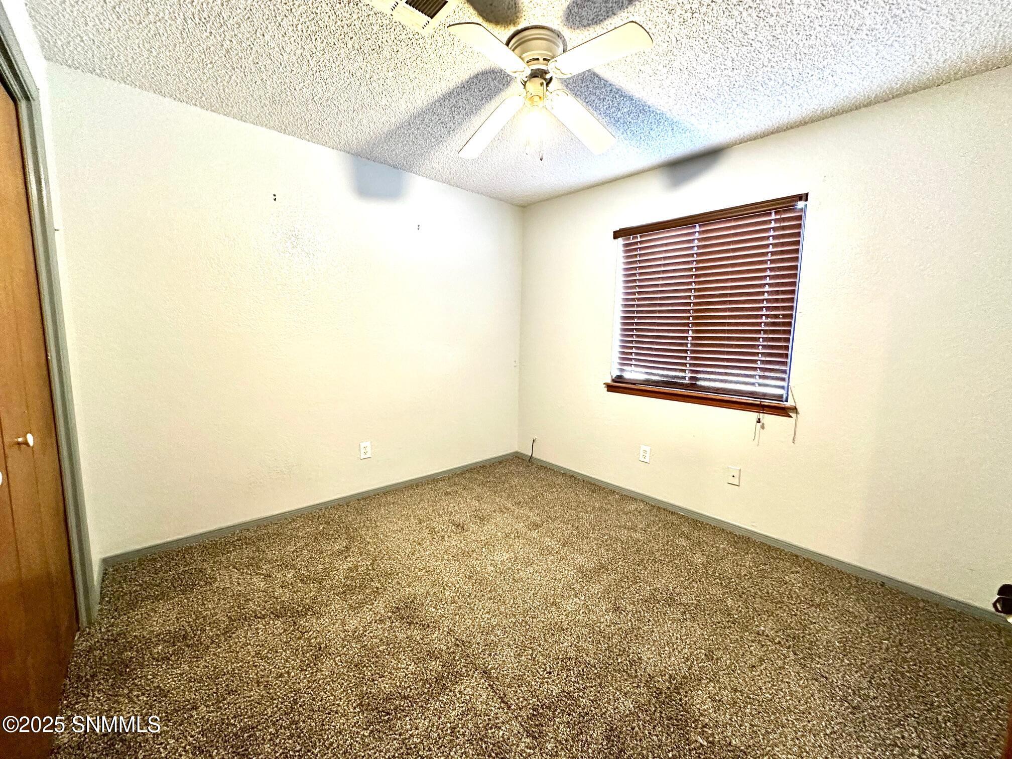 4907 Emerald Street Property Photo 22