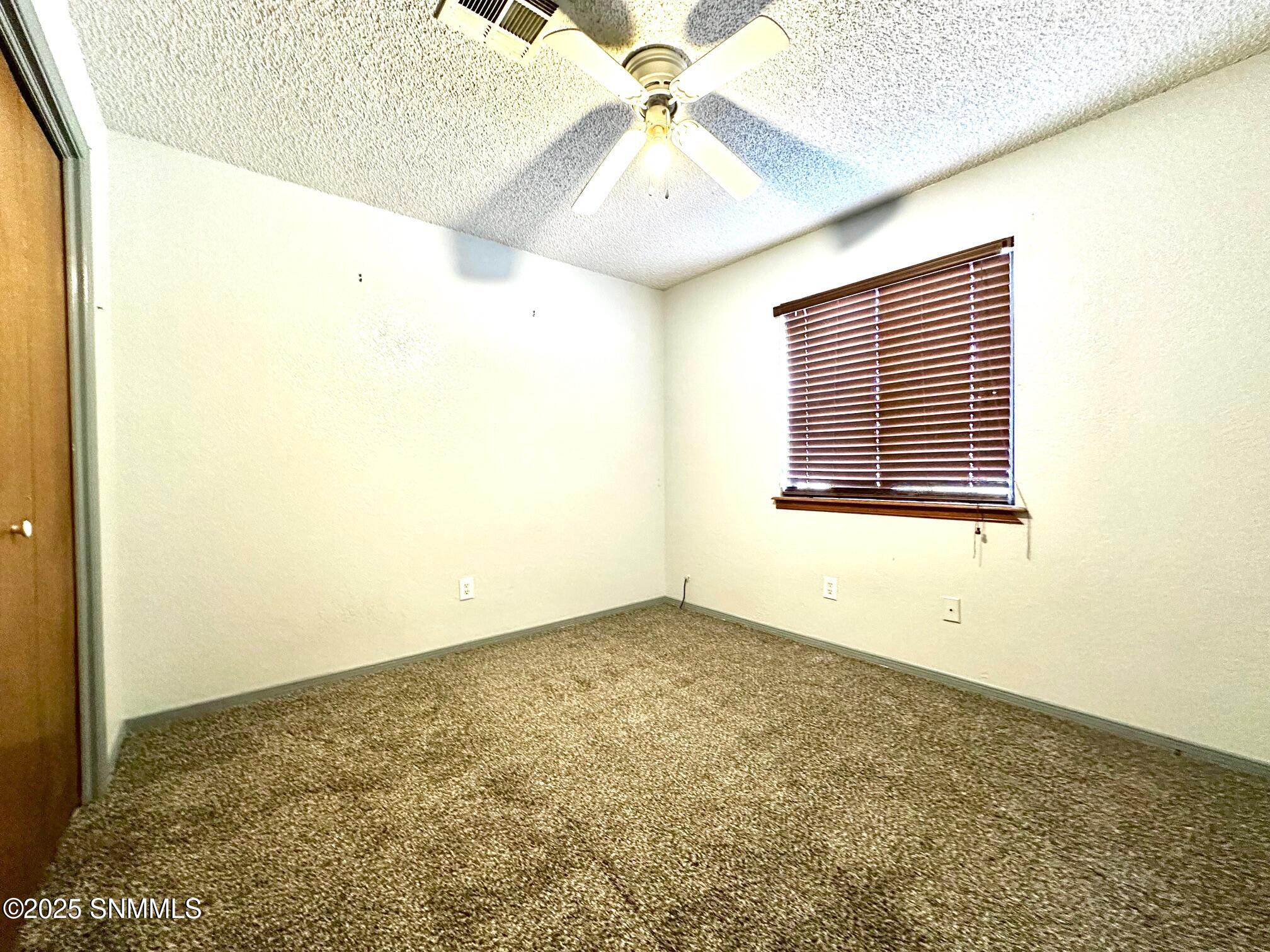 4907 Emerald Street Property Photo 27