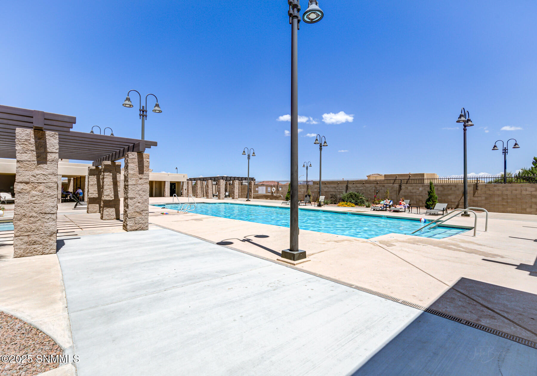 Del Prado Condominiums Real Estate Listings Main Image