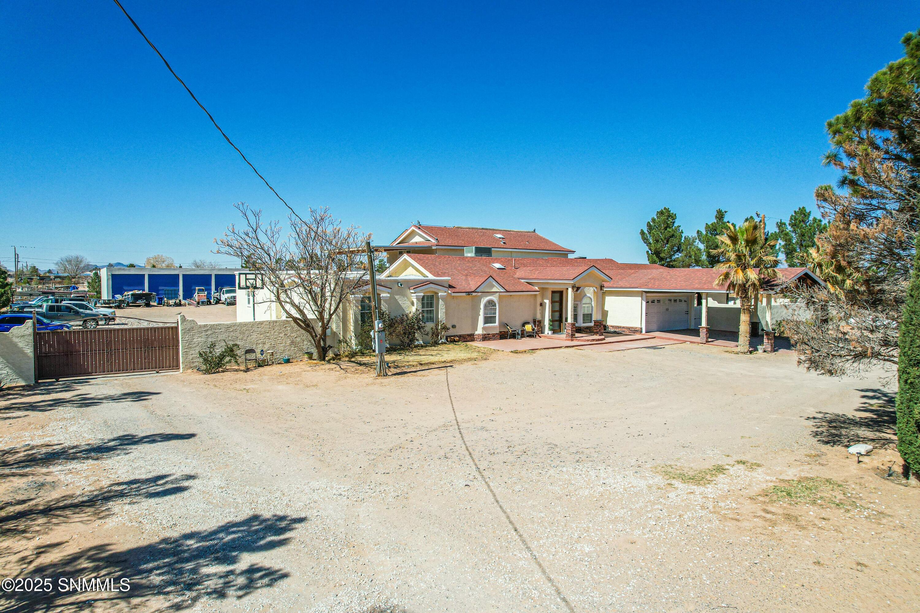 418 Escondido Street Property Photo 1