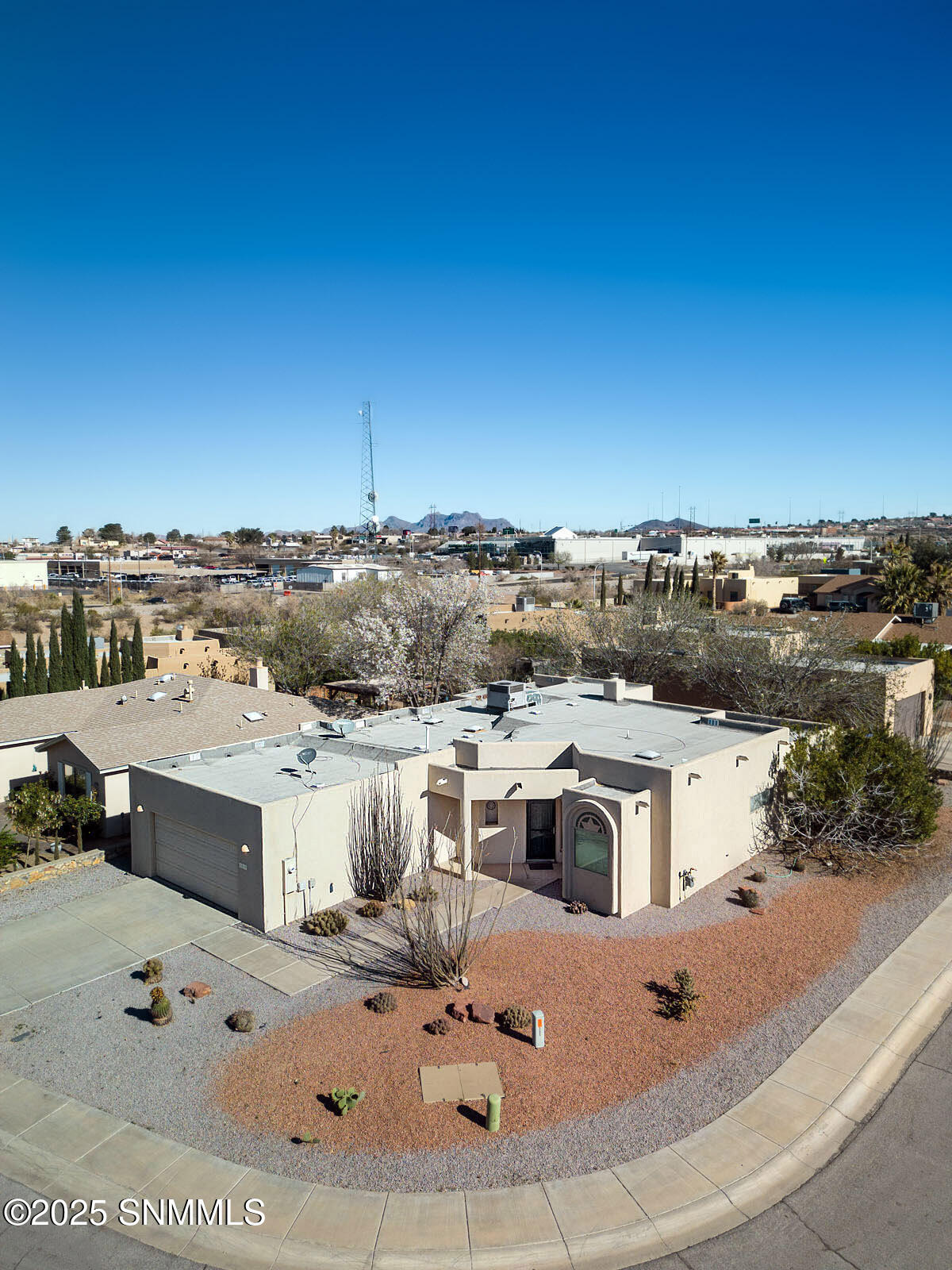1819 Bentley Drive Property Photo