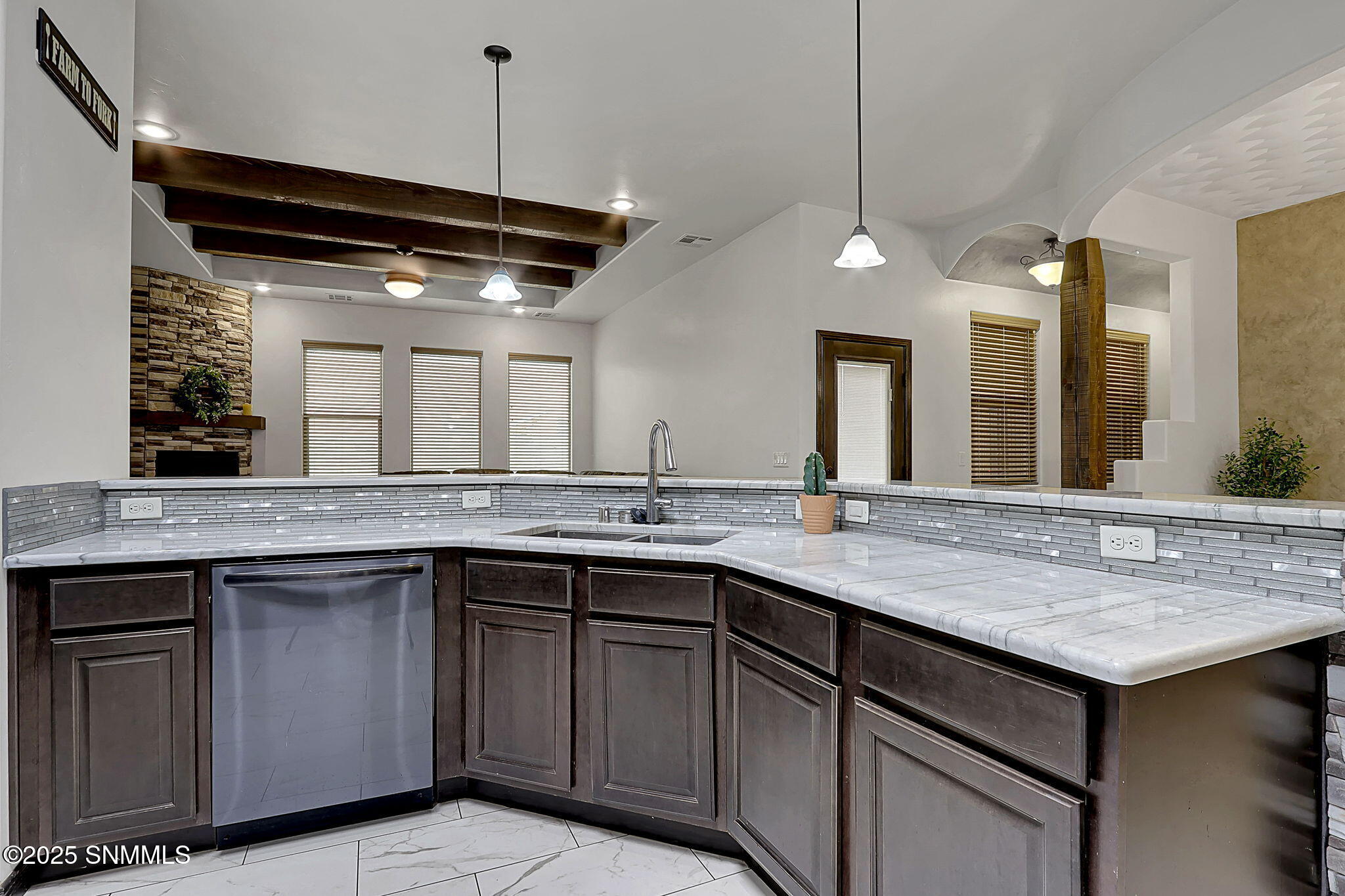 6097 Arosa Street Property Photo 12