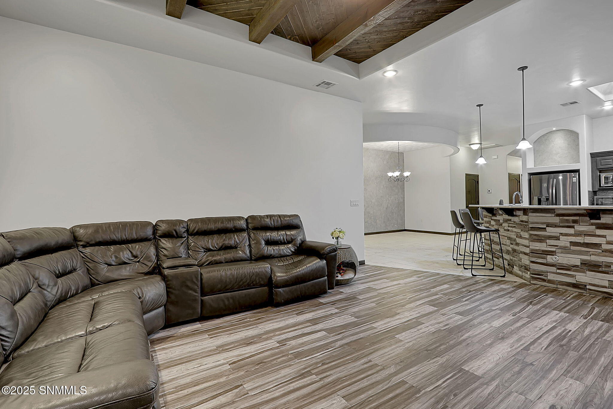 6097 Arosa Street Property Photo 16