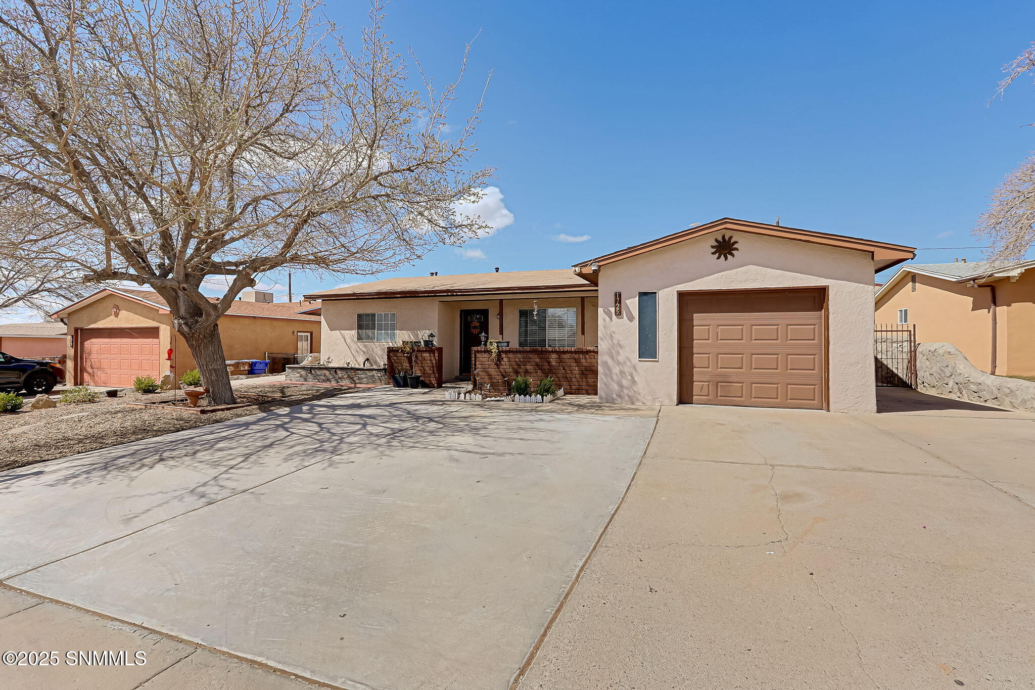 1725 Webster Avenue Property Photo