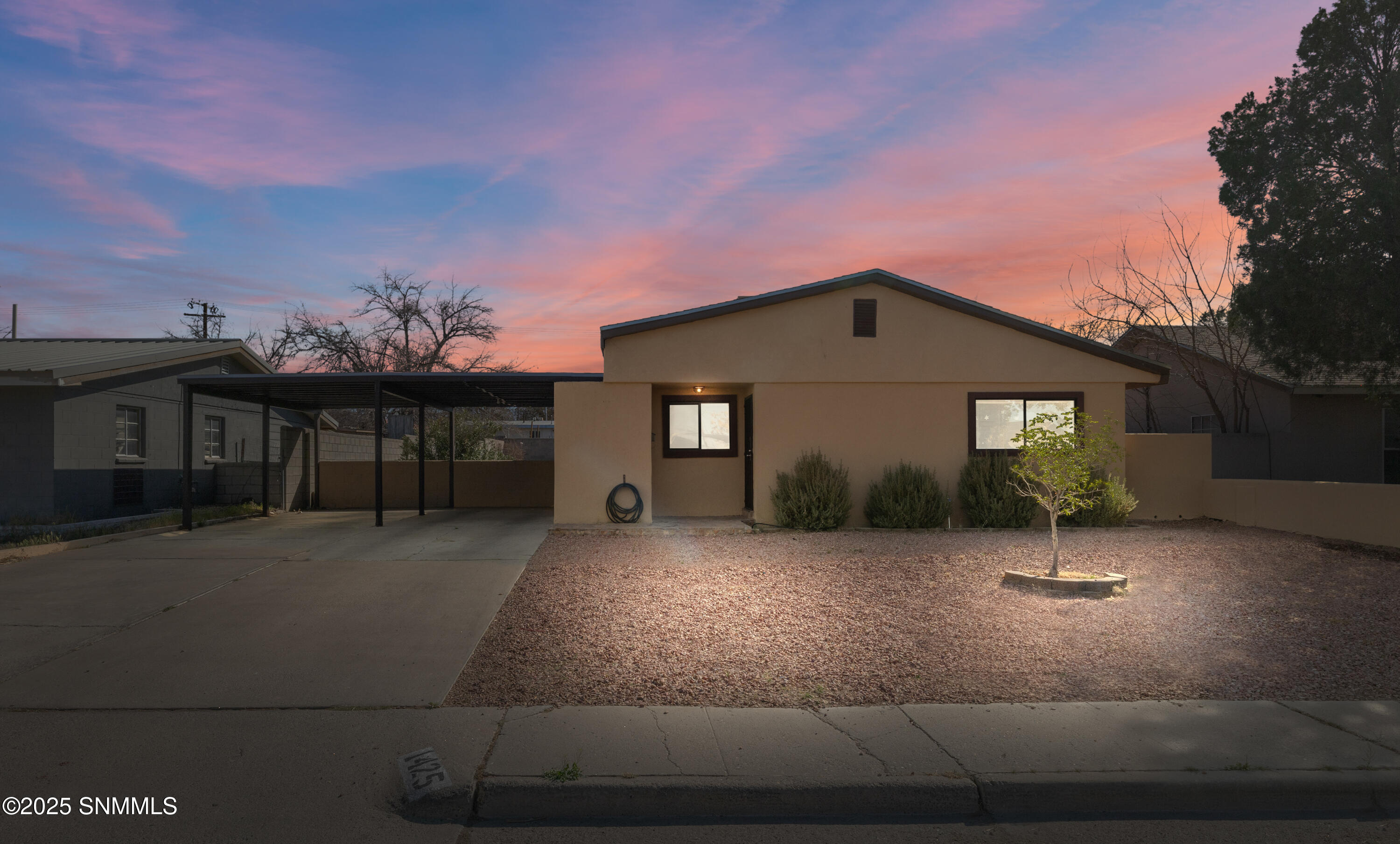 1425 Diana Maura Drive Property Photo