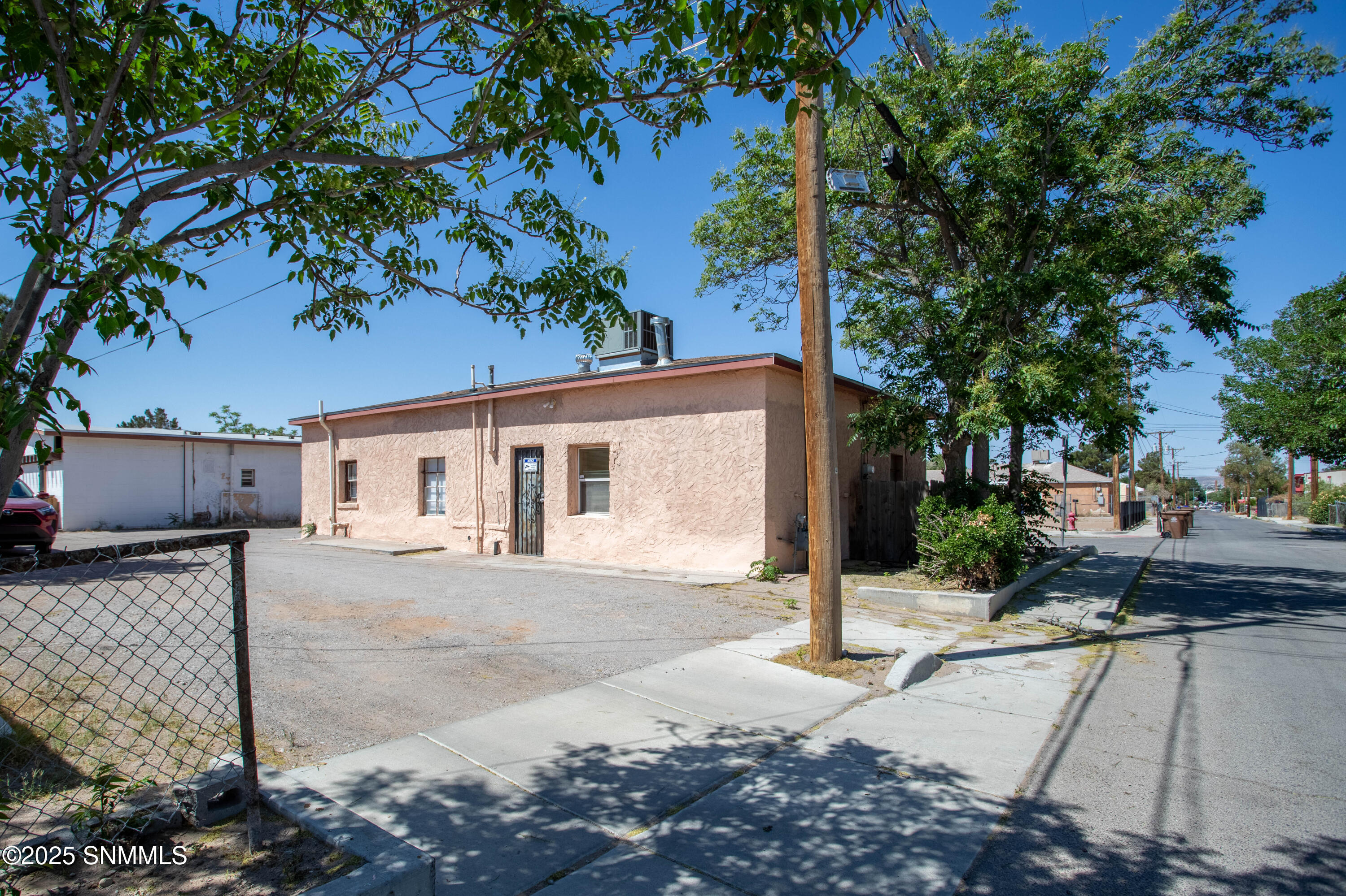 838 N Manzanita Street Property Photo