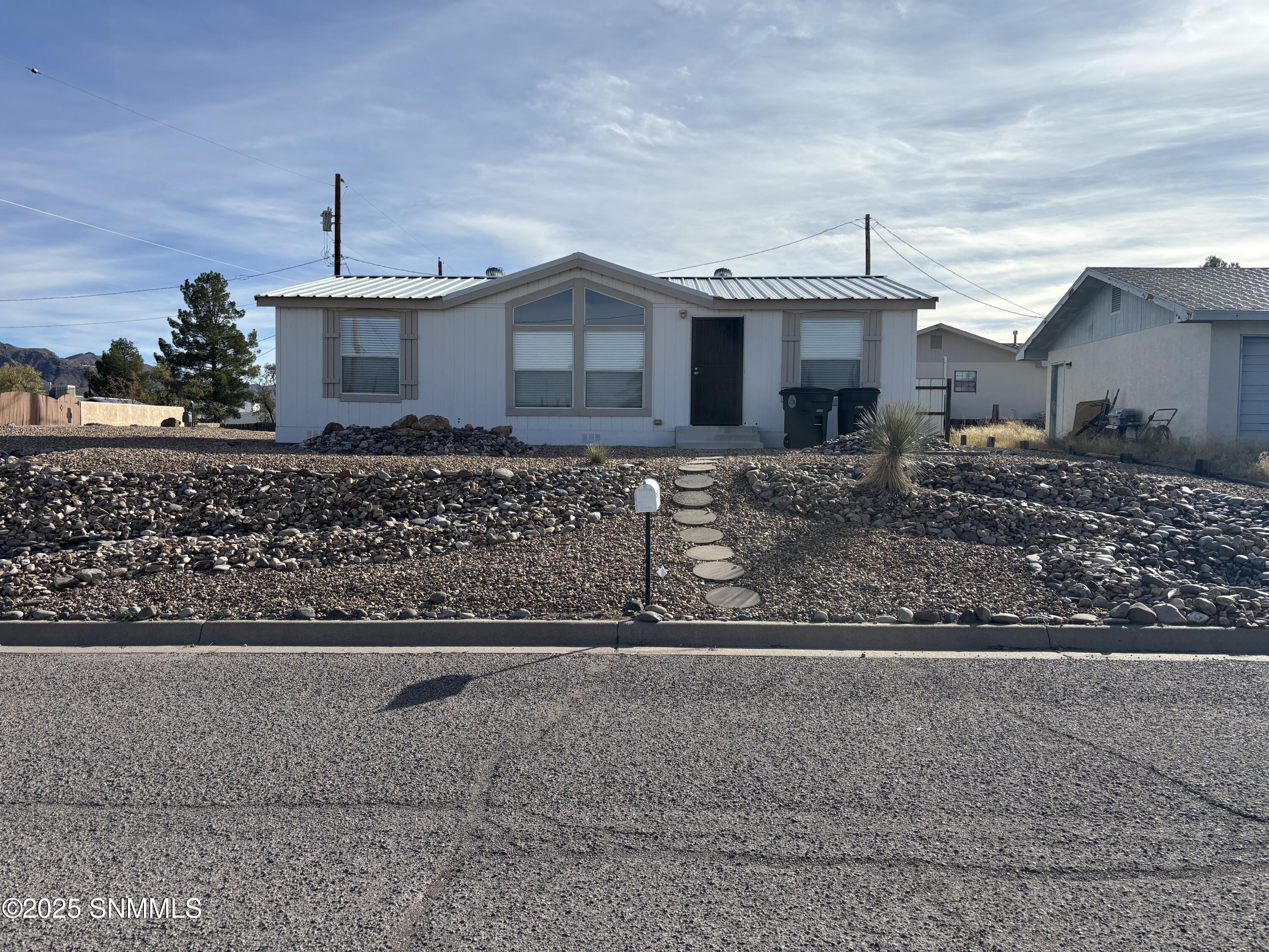 1060 W 8th Street Property Photo 1