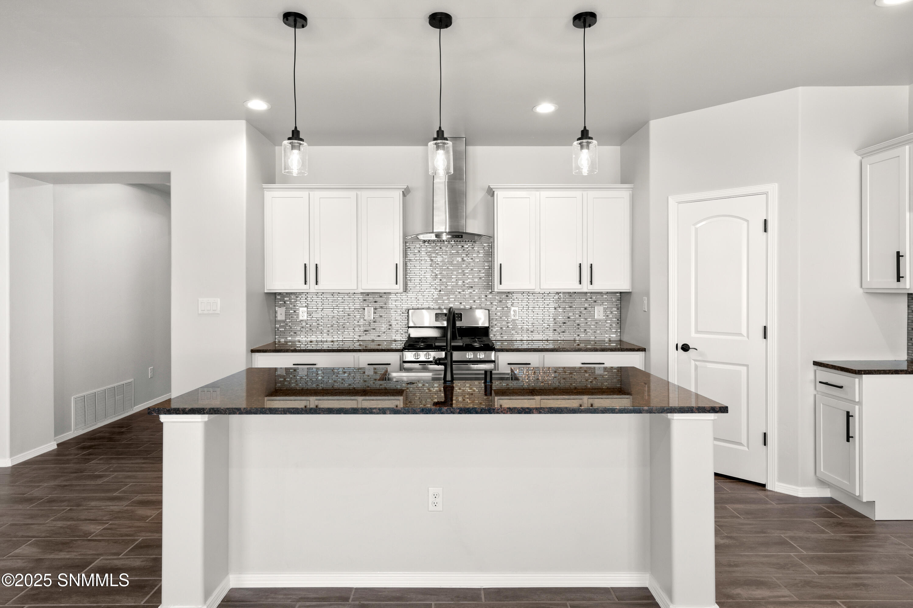 5974 Diaz Loop Property Photo 9