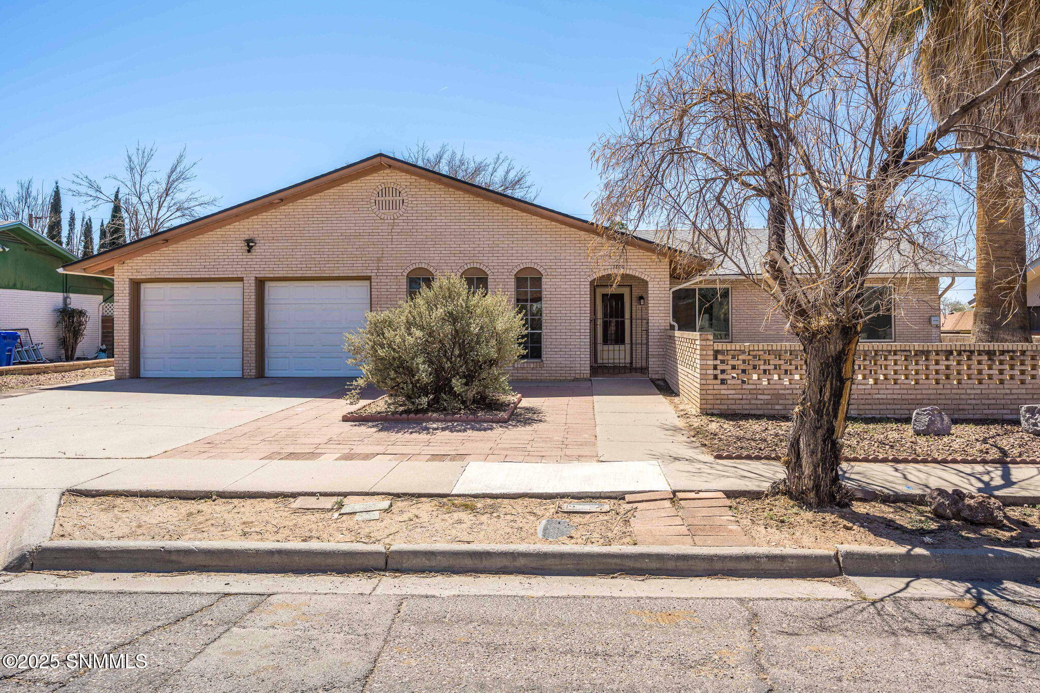 1700 Altura Avenue Property Photo
