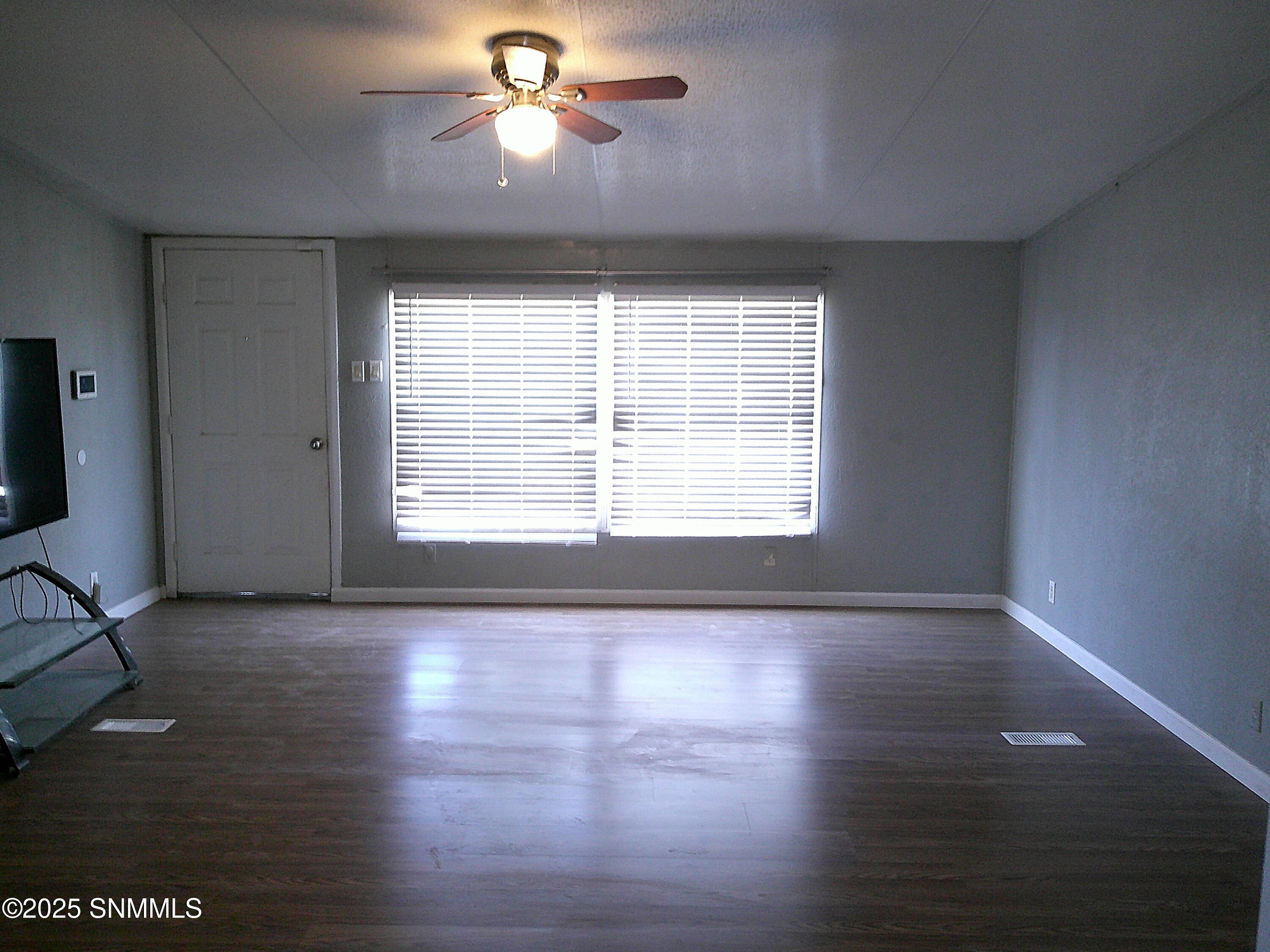 2555 Primavera Street Property Photo 6