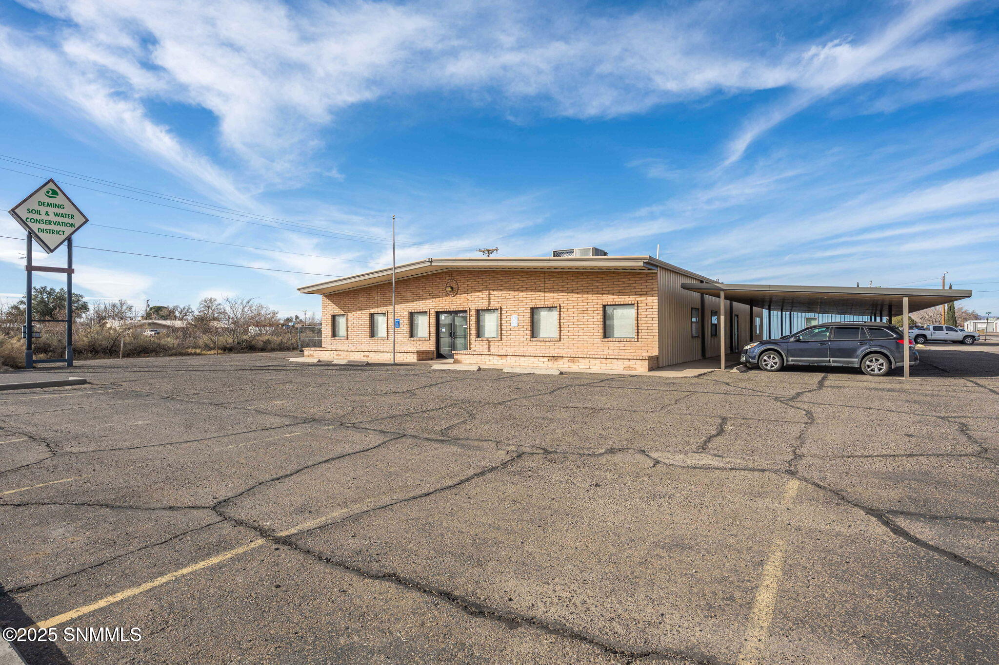 405 E Florida Street Property Photo