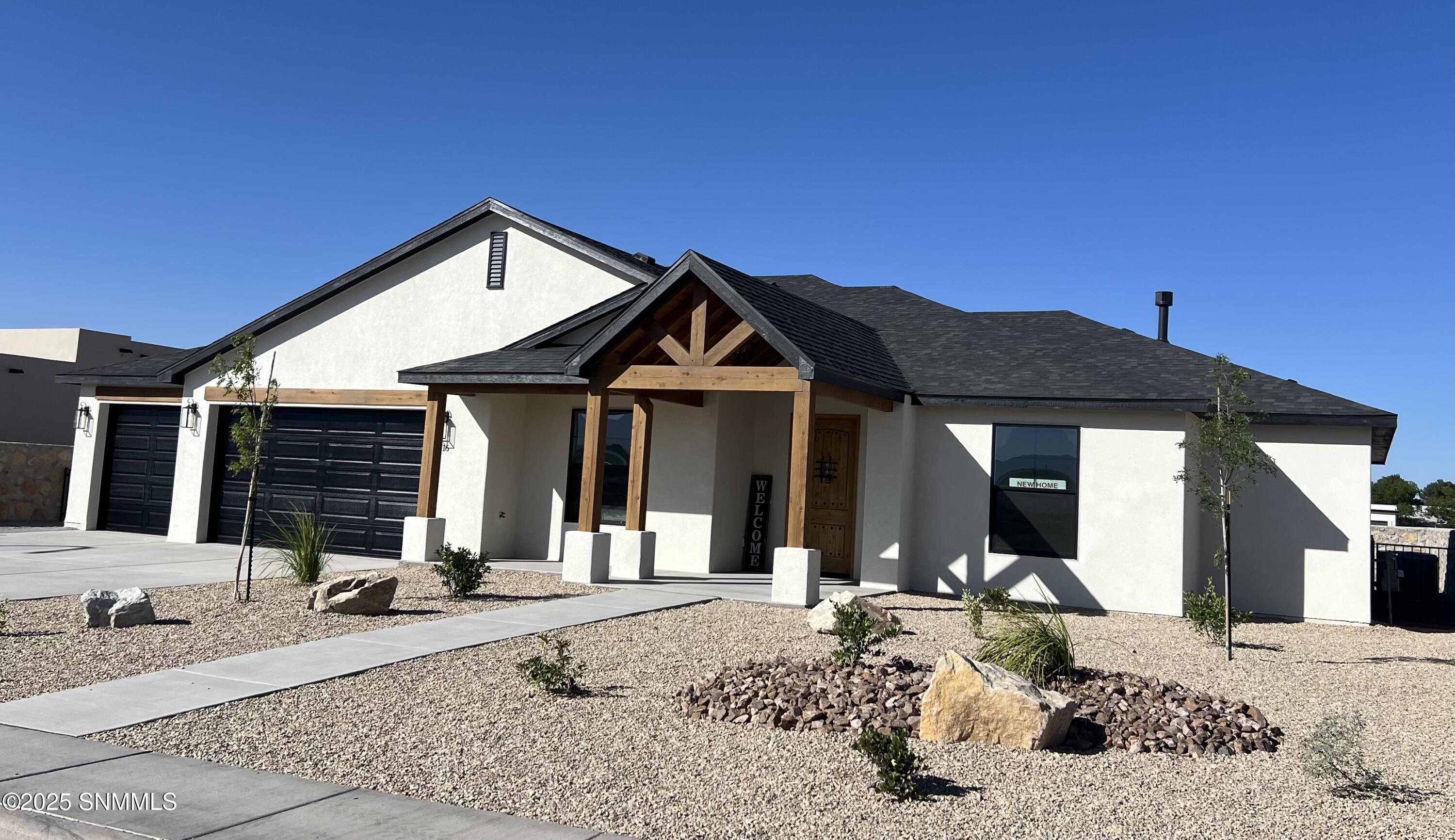 716 Basha Arc Property Photo 1
