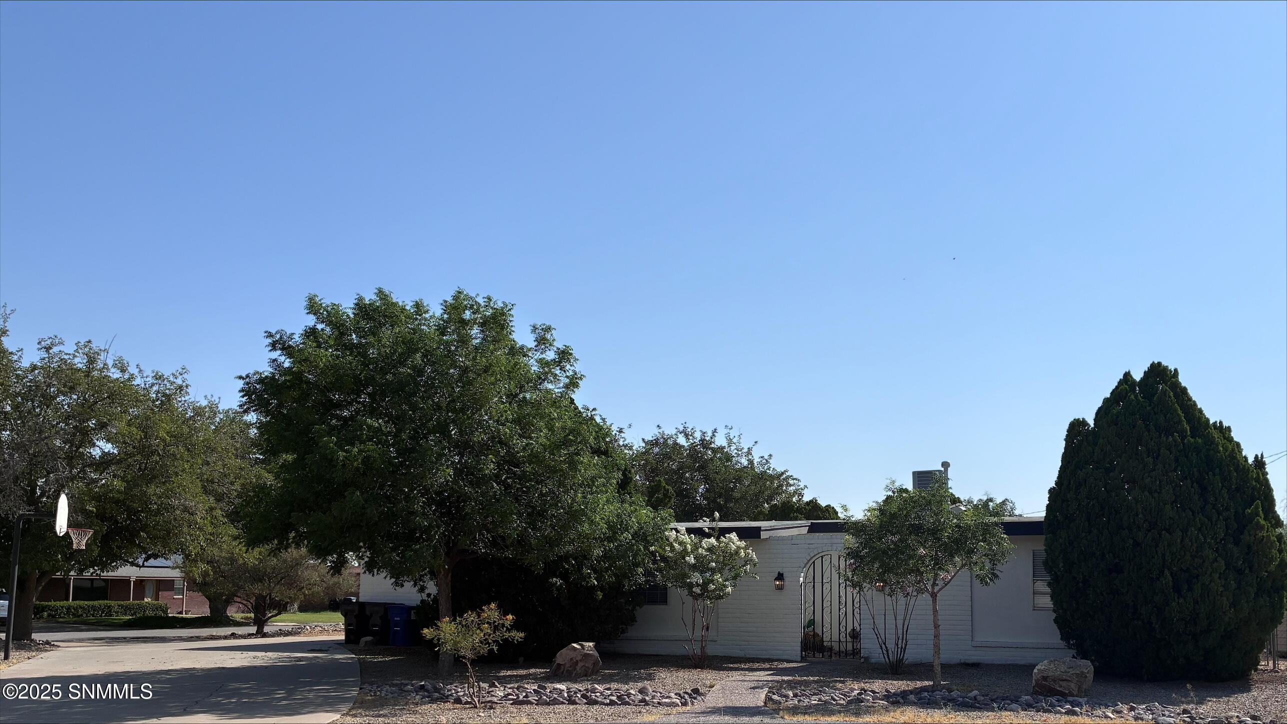 320 Capri Arc Property Photo 1