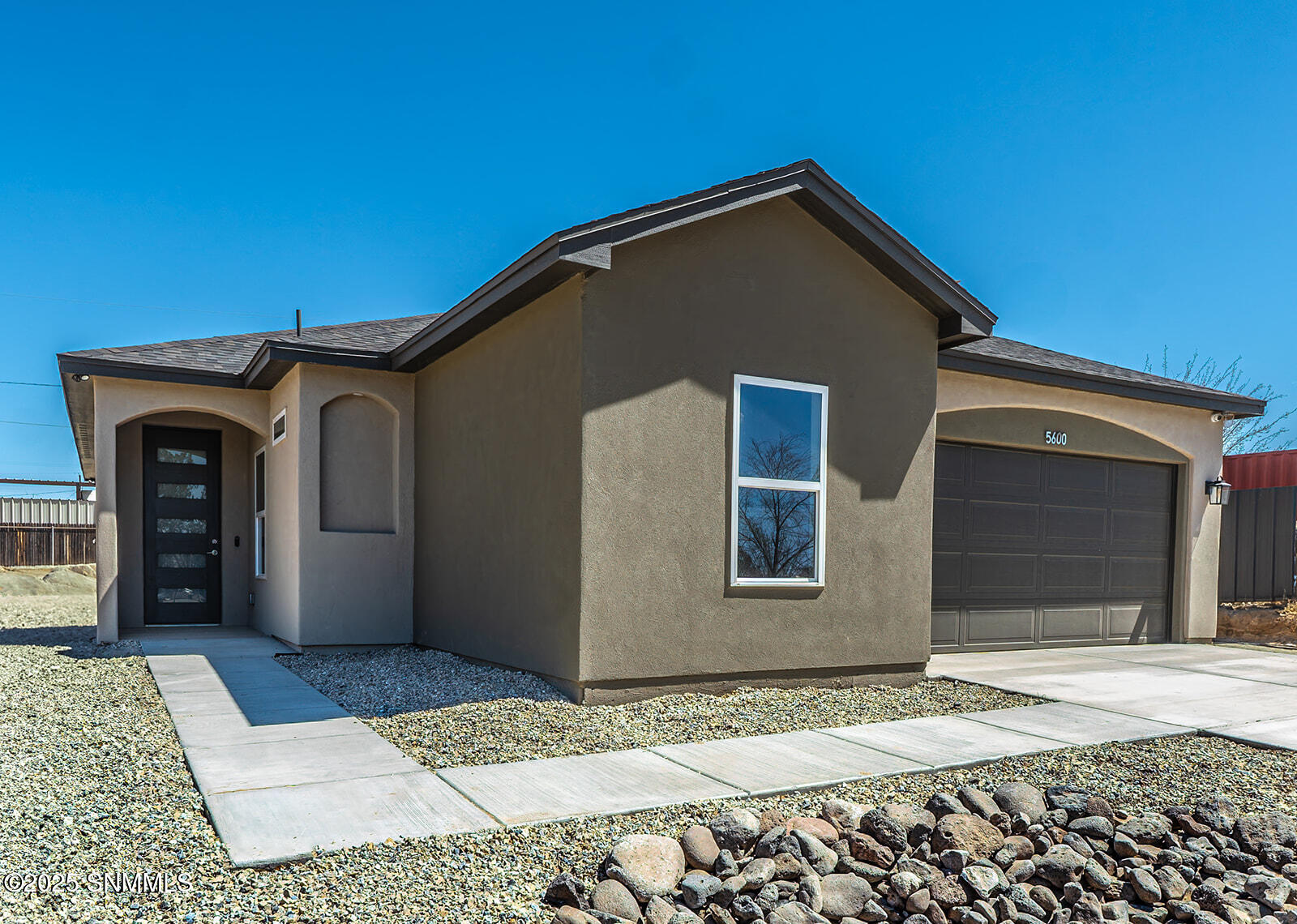 5600 Ledesma Drive Property Photo