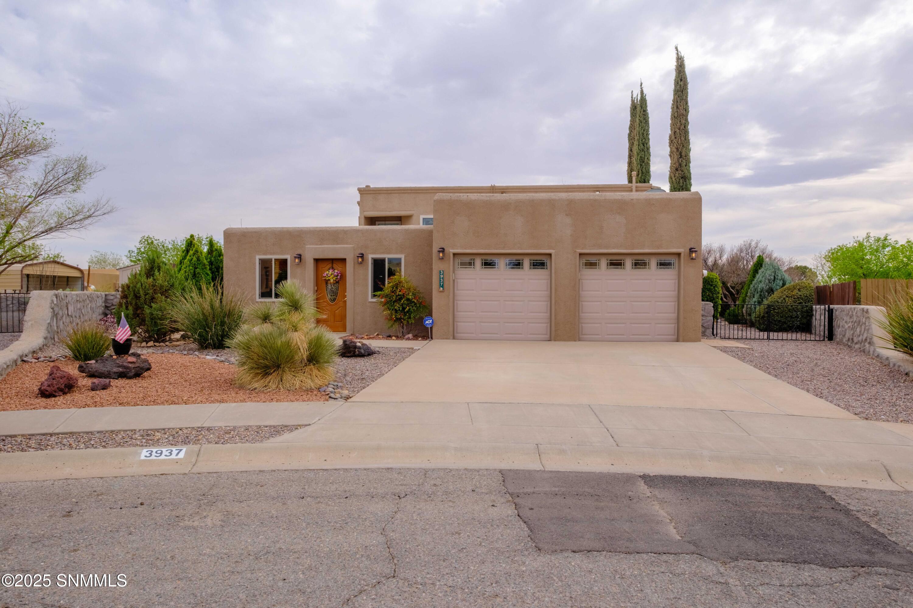 3937 Pineridge Property Photo 1