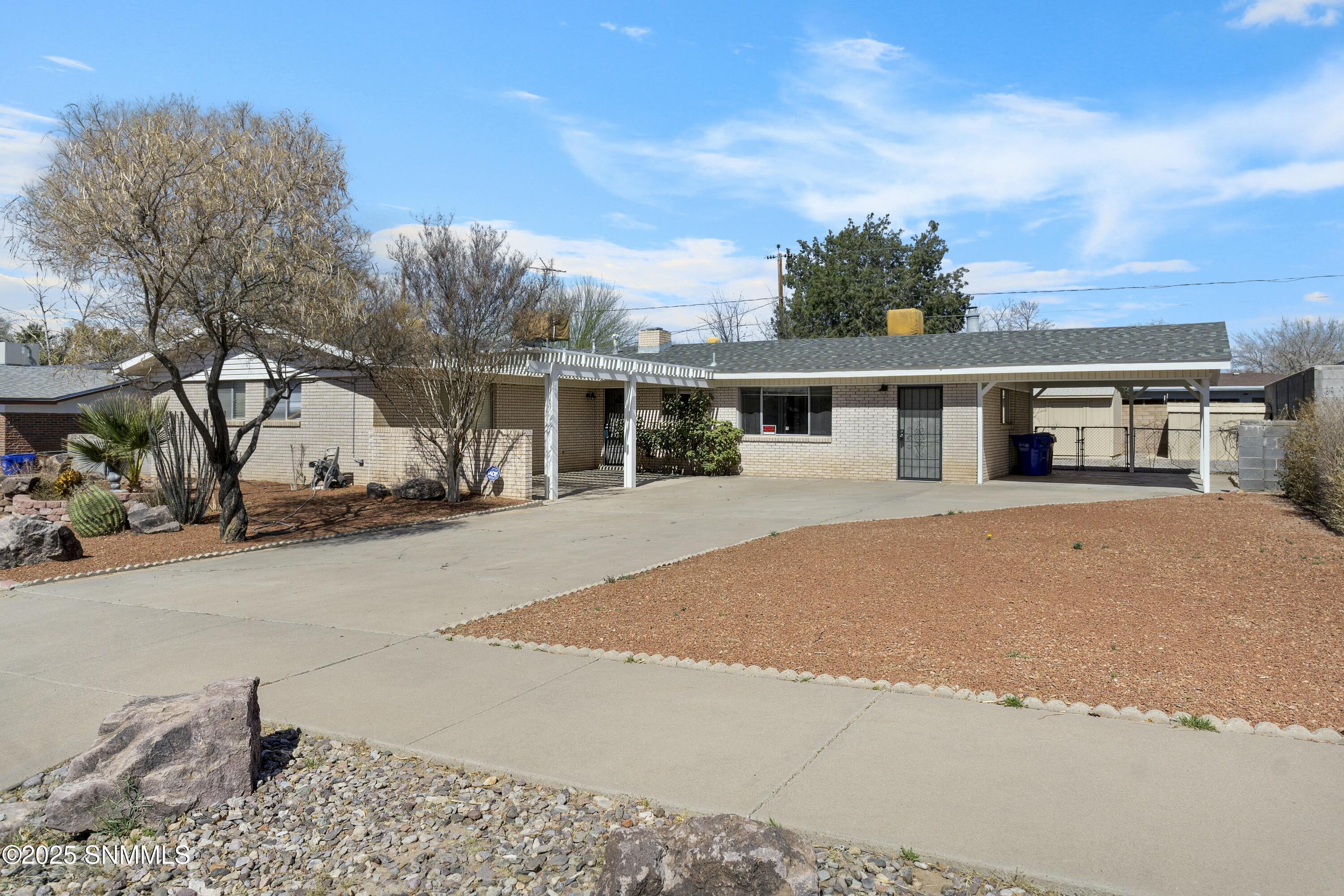 1615 Mariposa Drive Property Photo 2