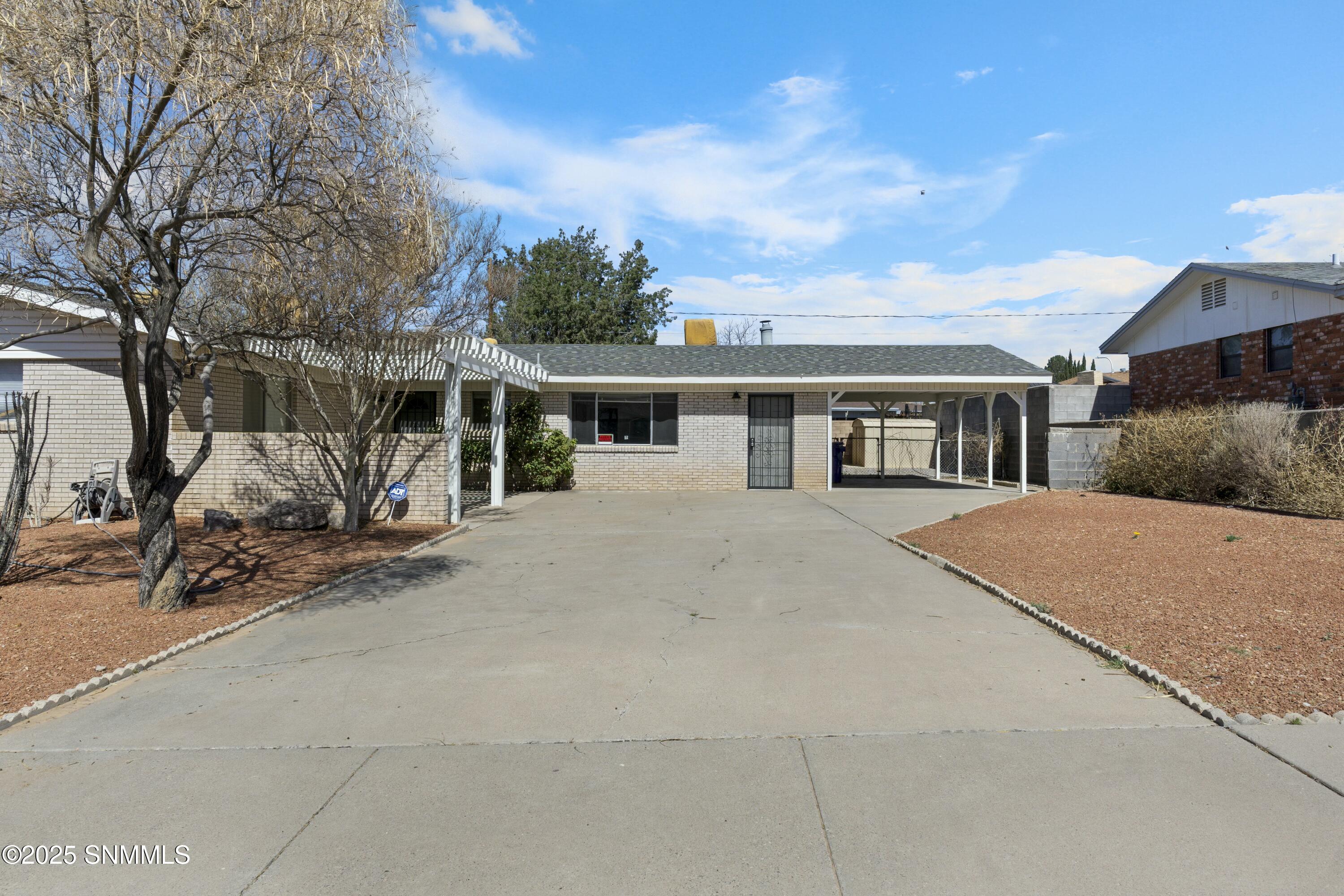 1615 Mariposa Drive Property Photo 3