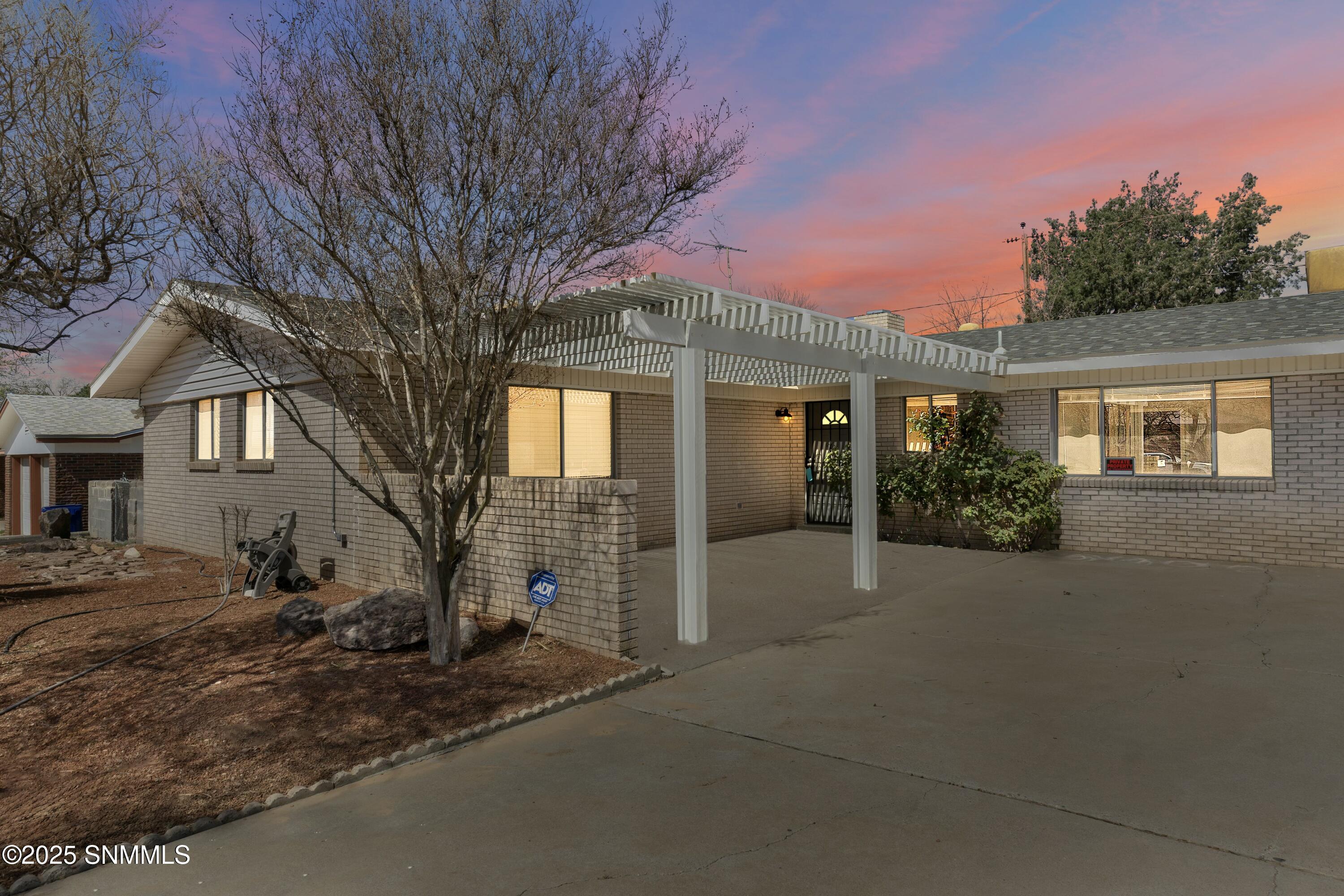 1615 Mariposa Drive Property Photo 4