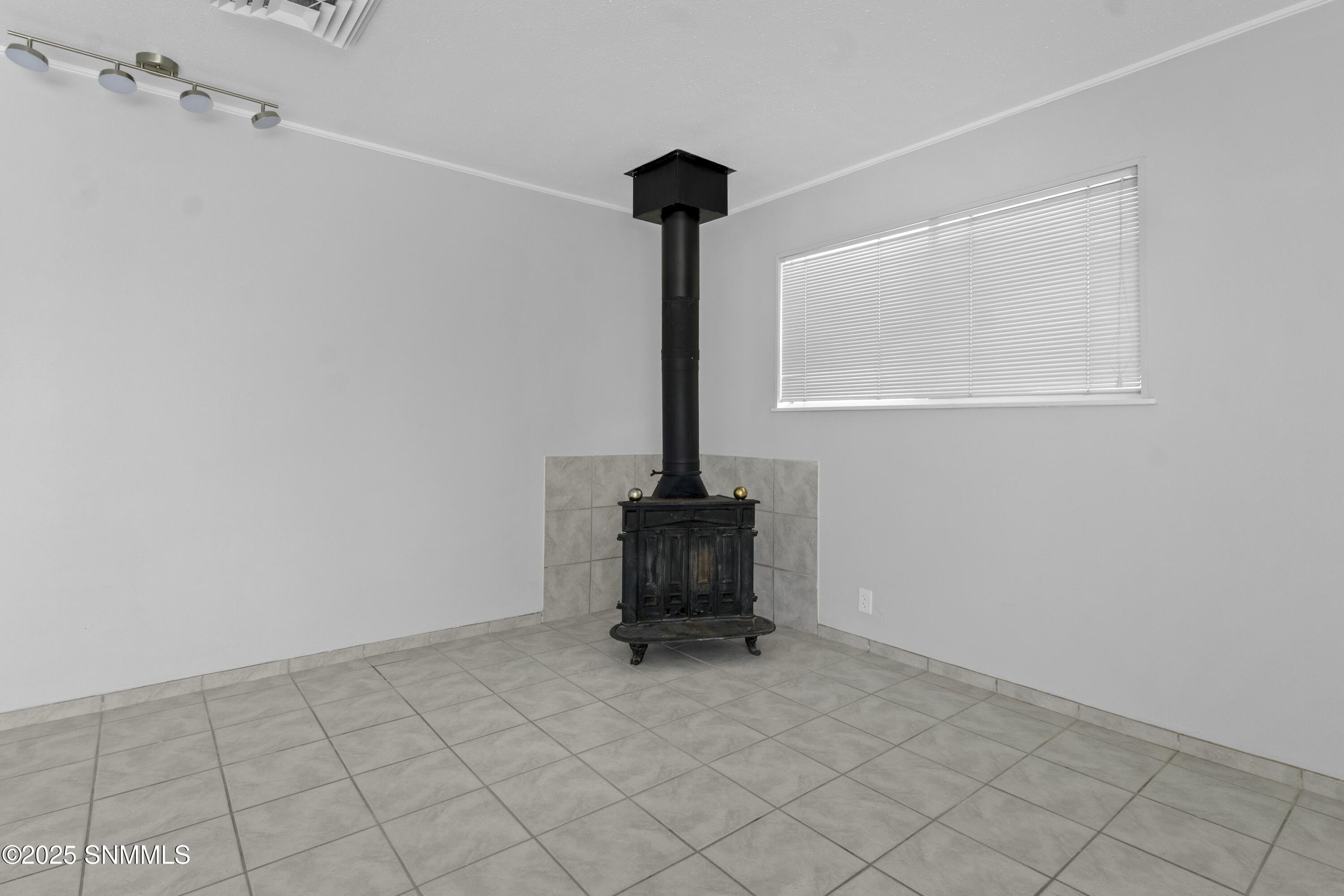 1615 Mariposa Drive Property Photo 18