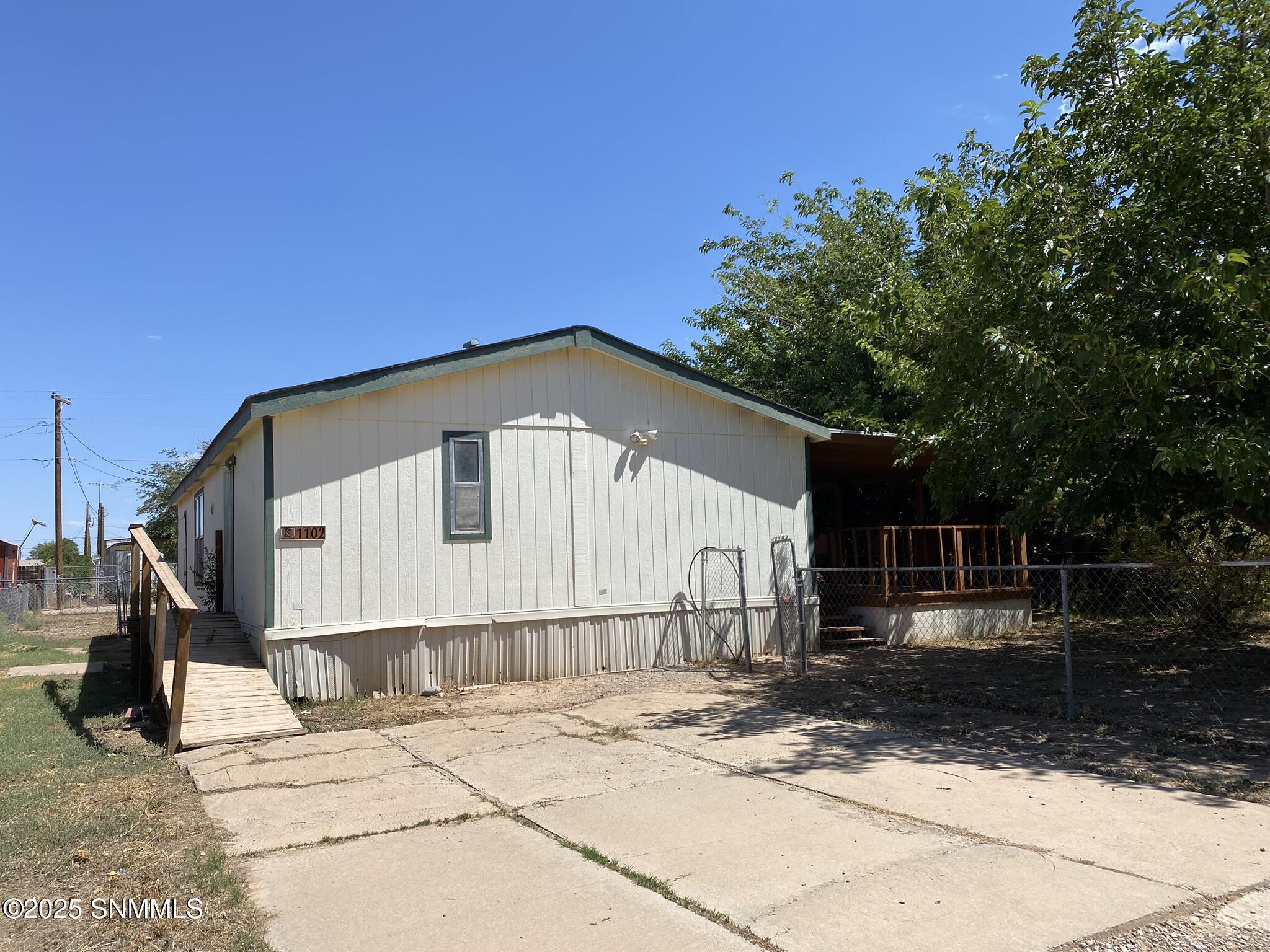 1102 Wright Avenue Property Photo